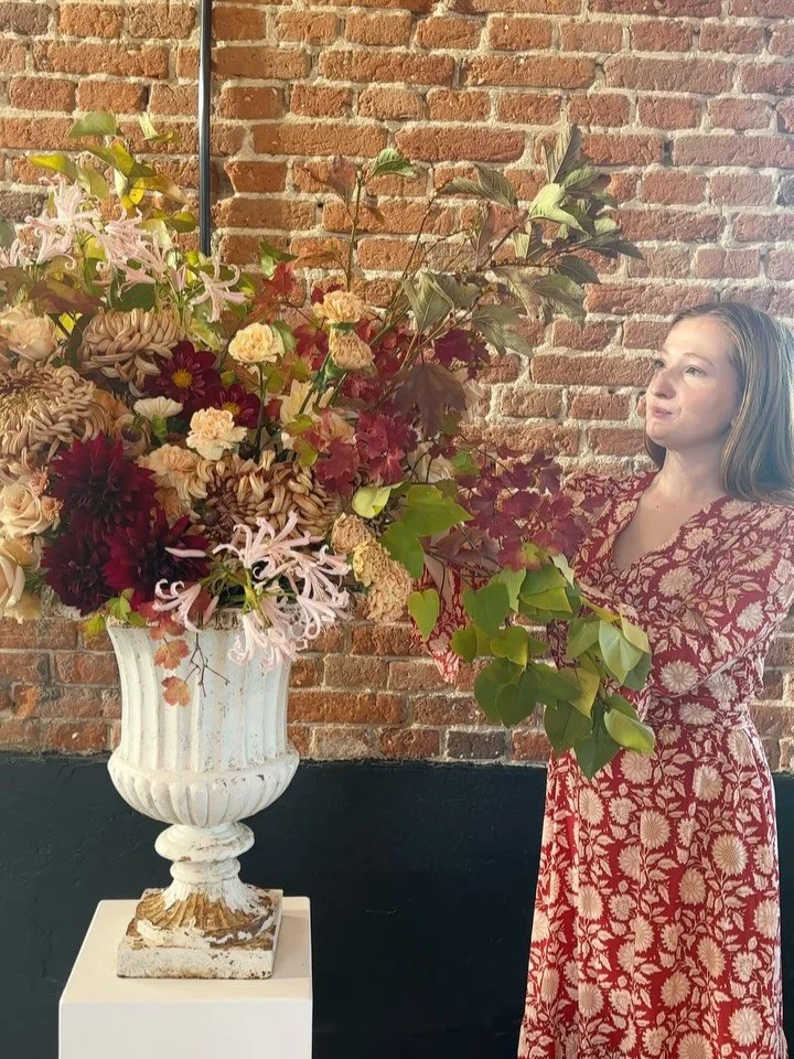 🍁🍎The dreamiest colour palette 🍁🍎

Burgundy, pale pinks, autumnal reds, textural grasses, and teeny tiny apples for the @godwickweddings Suppliers Brunch. 

It was such a joy to work with @_soireestories and bring all the cosy textures and detail