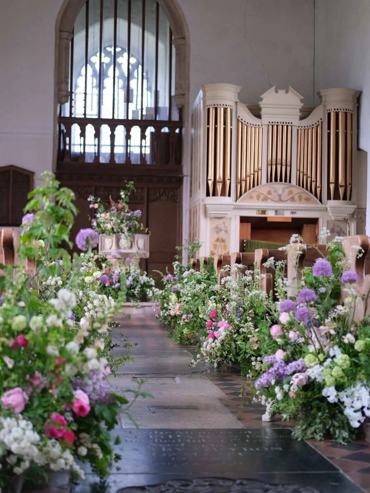 Such a gorgeous time bringing @lilyjayneflorist vision&rsquo;s to life last weekend. The smell of the lilac and stocks was just stunning as we filled the church with these stunning meadow boxes, and who doesn&rsquo;t love an allium peeping through th
