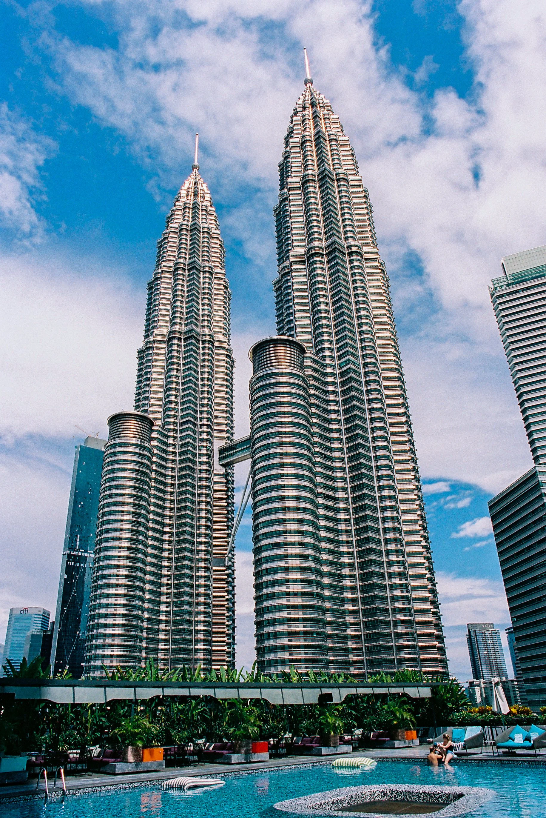 R1-06770-030A.JPG