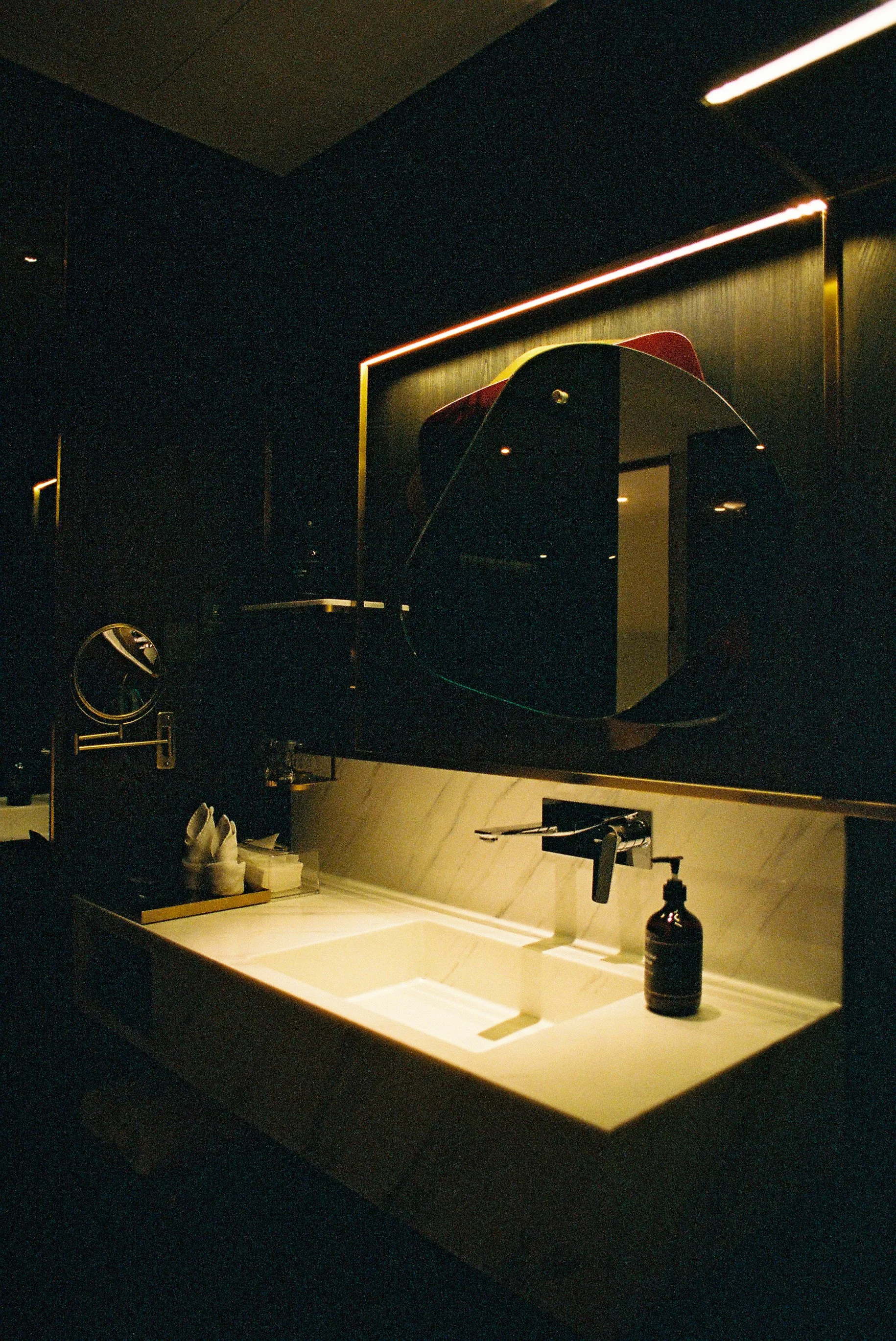R1-06771-010A.JPG