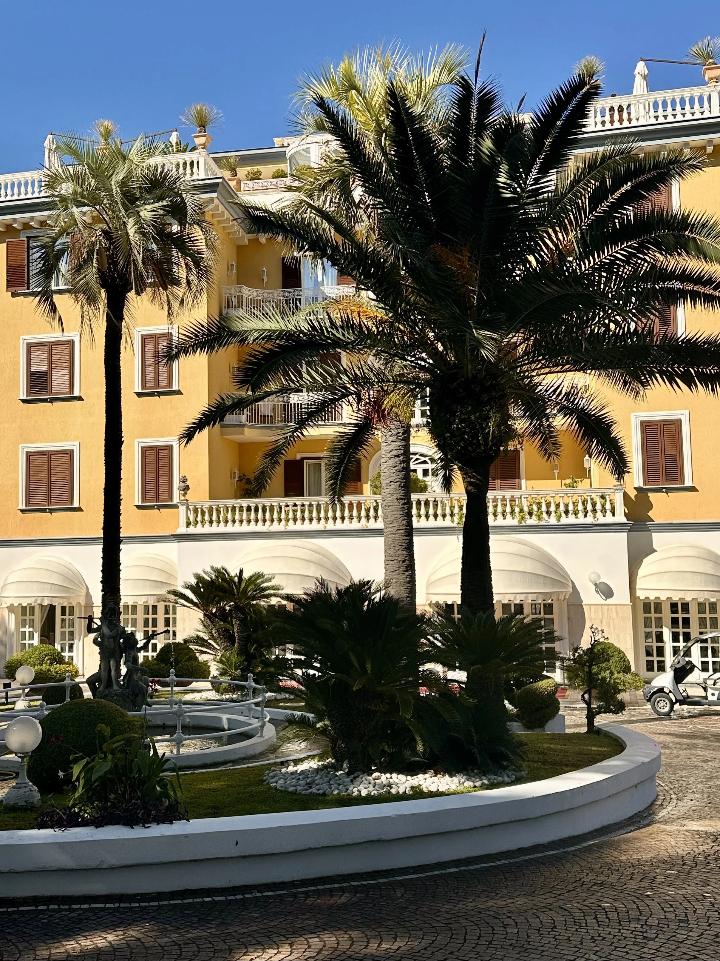 La Medusa Grand Hotel-Timeless Villa Retreat on the Gulf of Naples