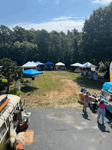 July 2024 - Natural Vibes Studio officially celebrated our GRAND OPENING with vendors, games, and so much fun!