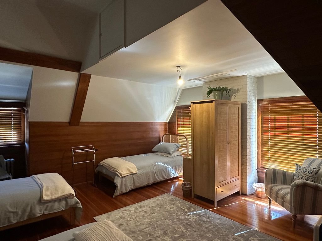 Mansion House Shared Room