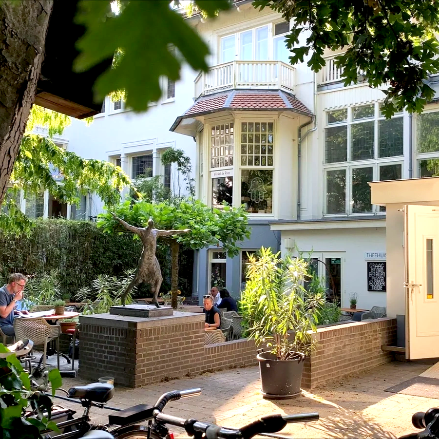 roos-vondelark-yoga-pilates-amsterdam_1.png