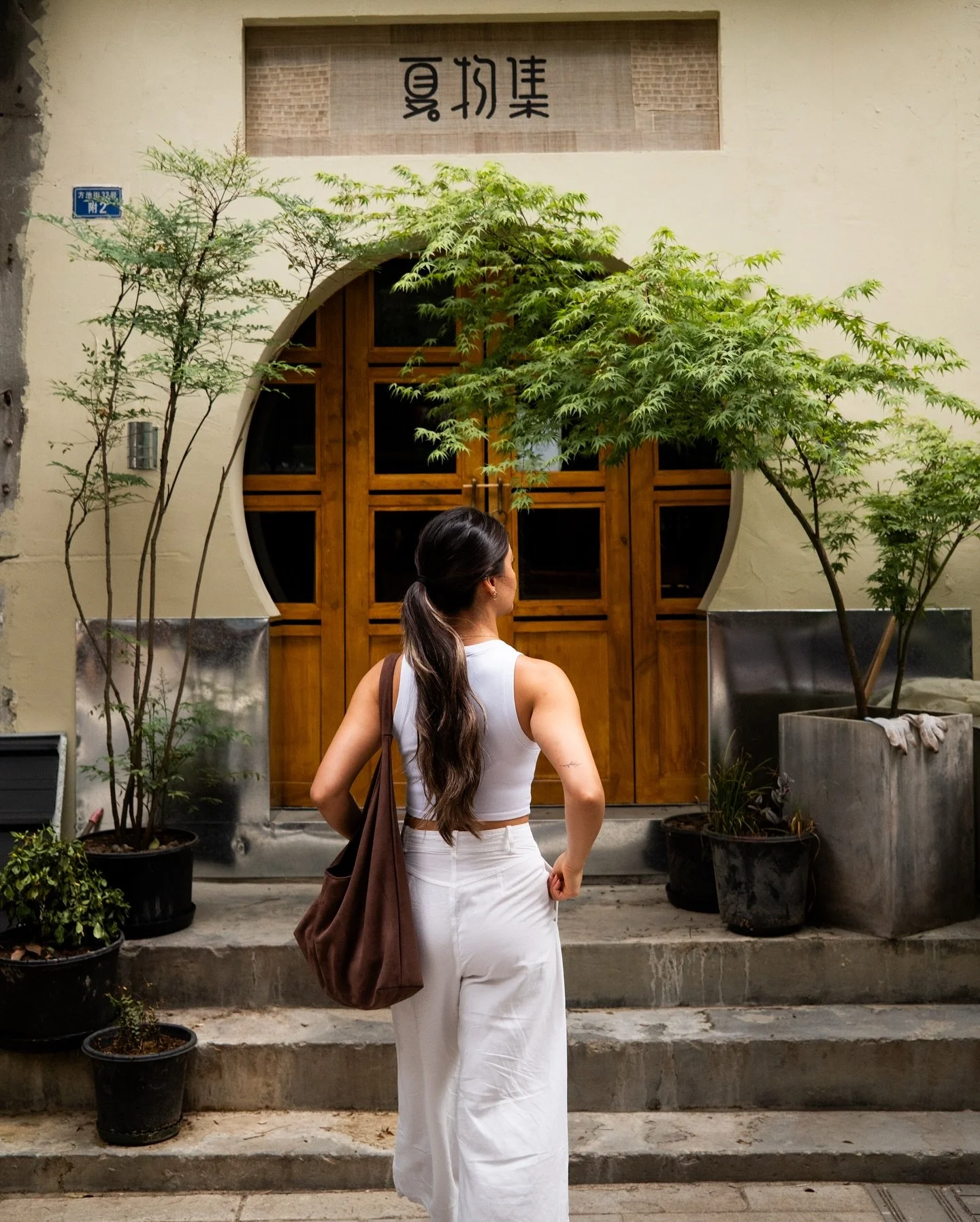 Order of operations when arriving in Chengdu:

🗺️ Take in the neighborhood sites
🥟 Hunt down handmade dumplings
🍬 Assess the snack section in Lawson
🛍️ Pick out some local goodies
🍜 Order a hotpot feast
🍉 Stop by the local fruit vendor
☕️ Grab 