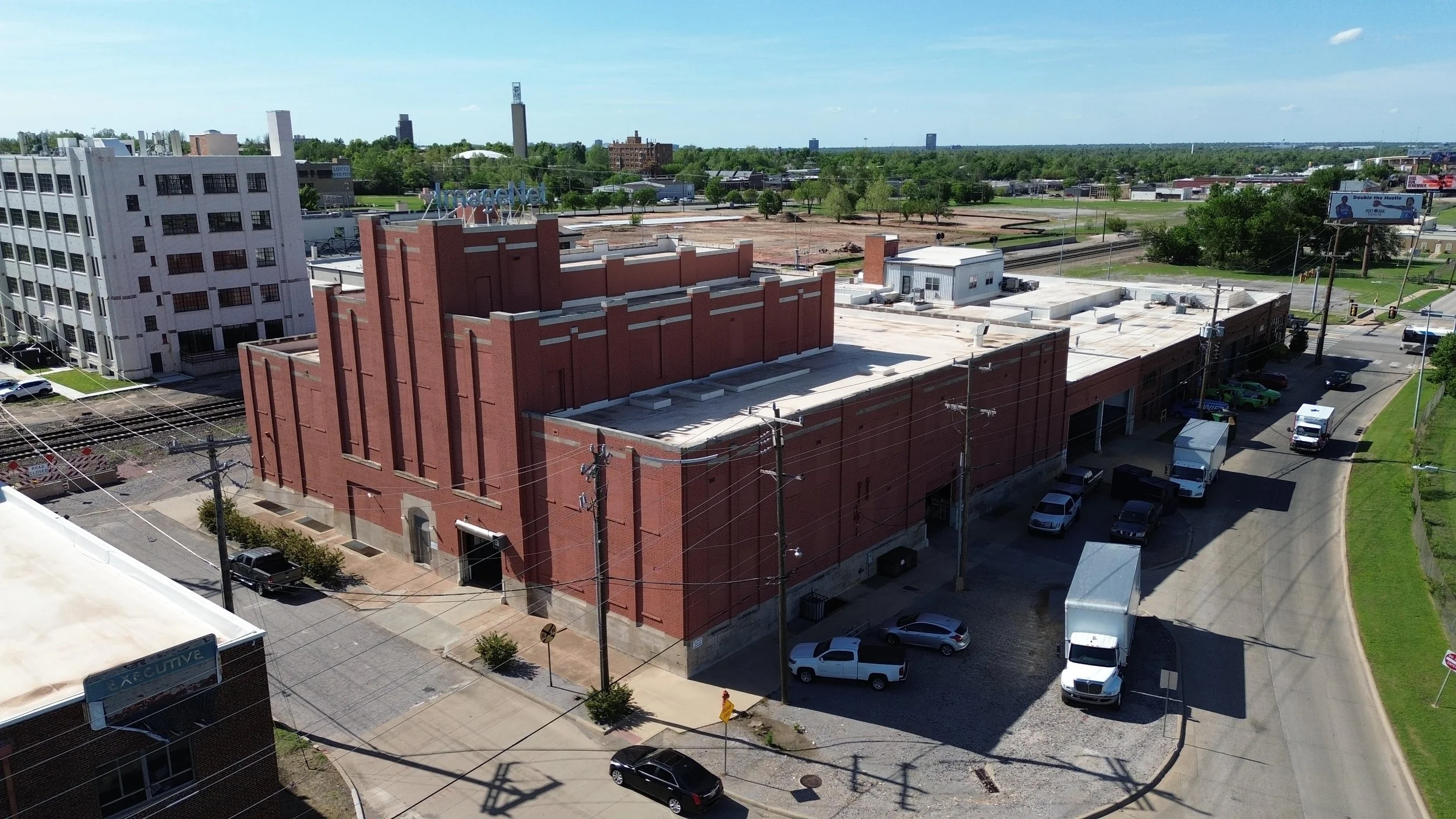 imagenetindustrialbuilding.jpg