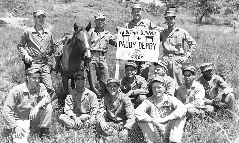 sergeant-reckless-horse-with-+marines.jpg