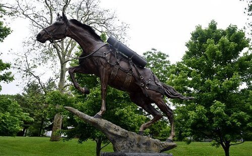 KY+Horse+Park+Statue.jpg