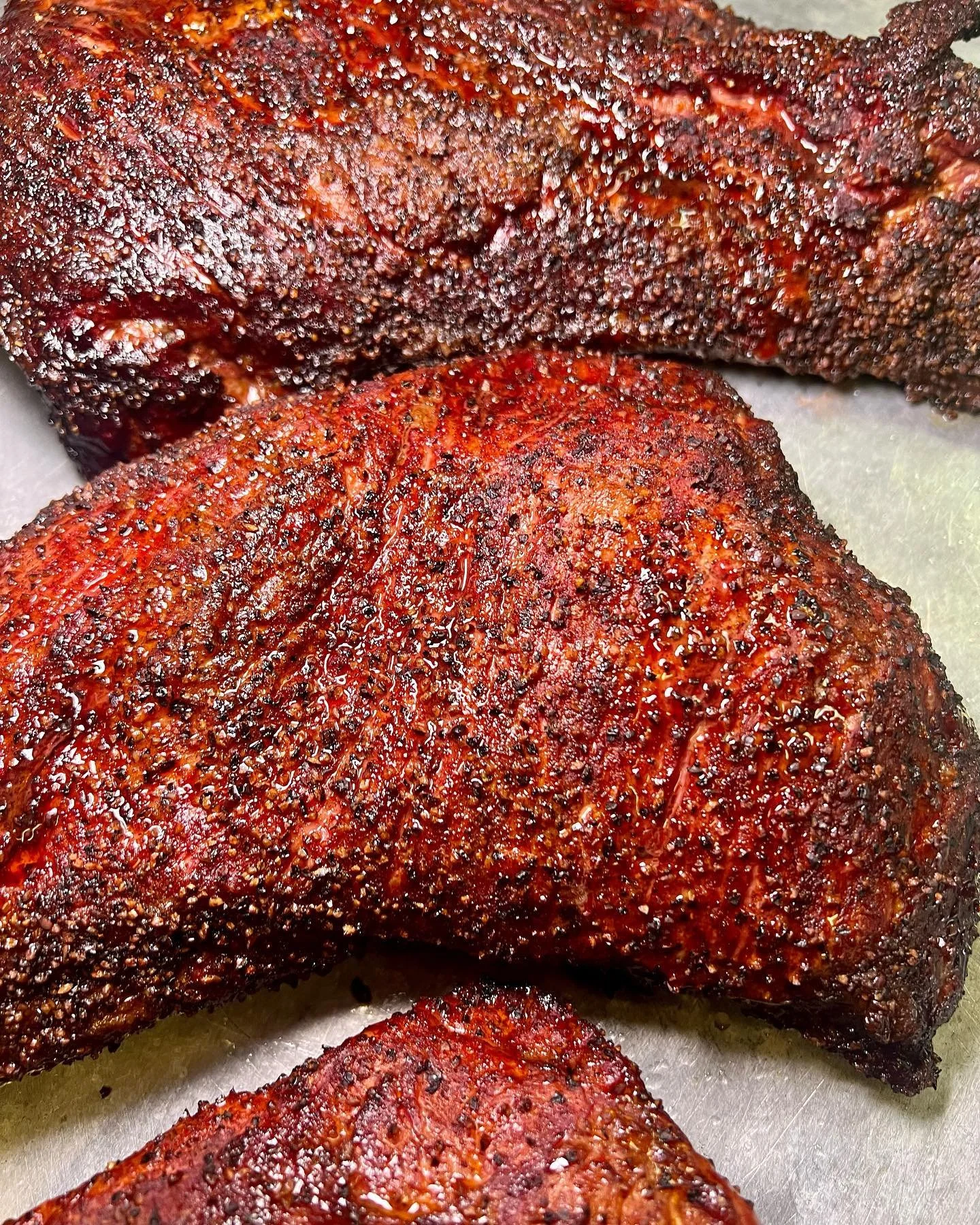 Can&rsquo;t go wrong with some delicious smoked tritip on these beautiful summer days ☀️

New Hours:

Su-Th 11a-9p
Fr-Sa  11a-10p
