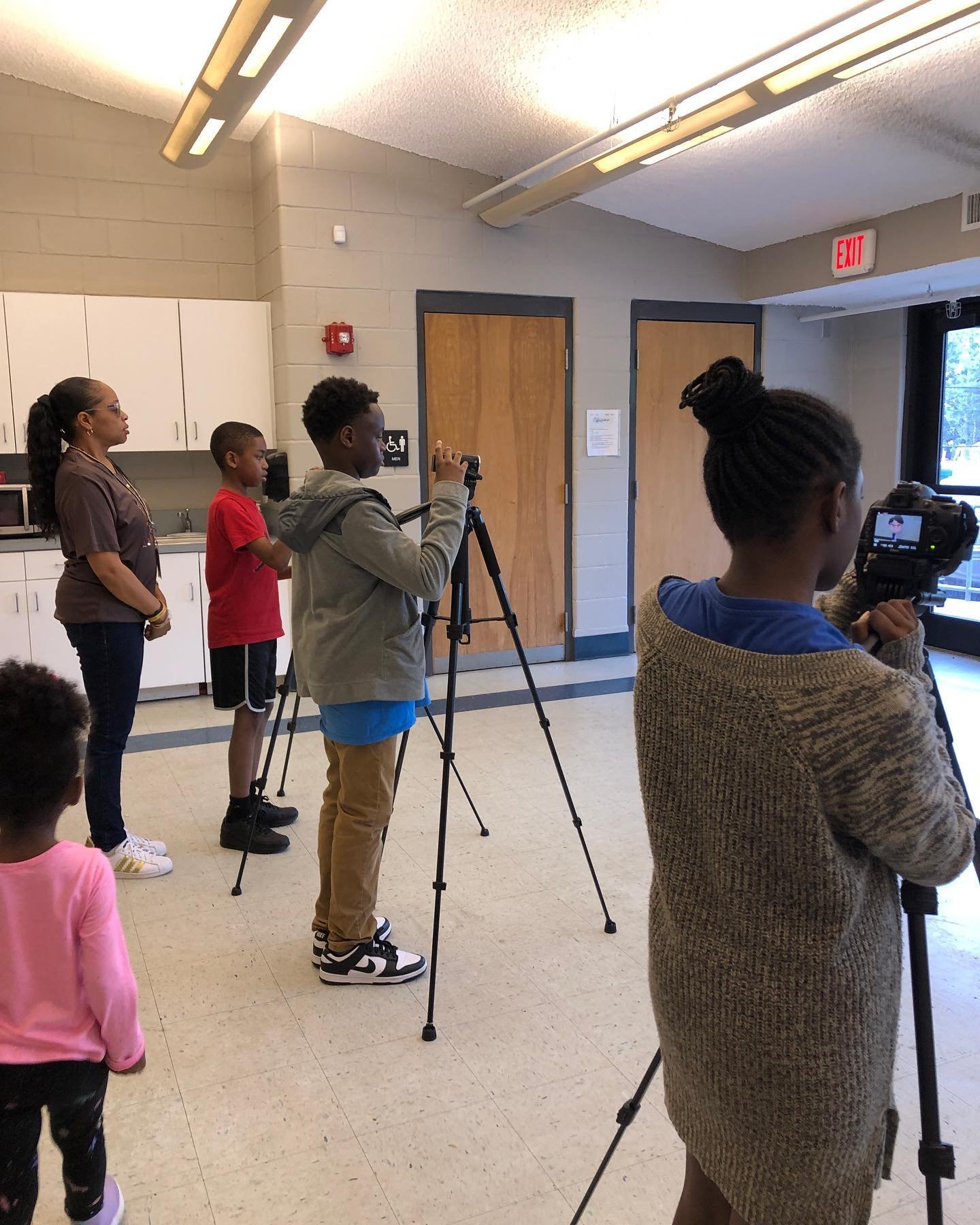Students working the cameras today in our videography class at Best Friend Gym!! Learning different video techniques to capture shot. Sign up for Free at Gwinnett County Parks &amp; Recreation or on our website at  twinsportstv.com #GetYourGameUp #Fr