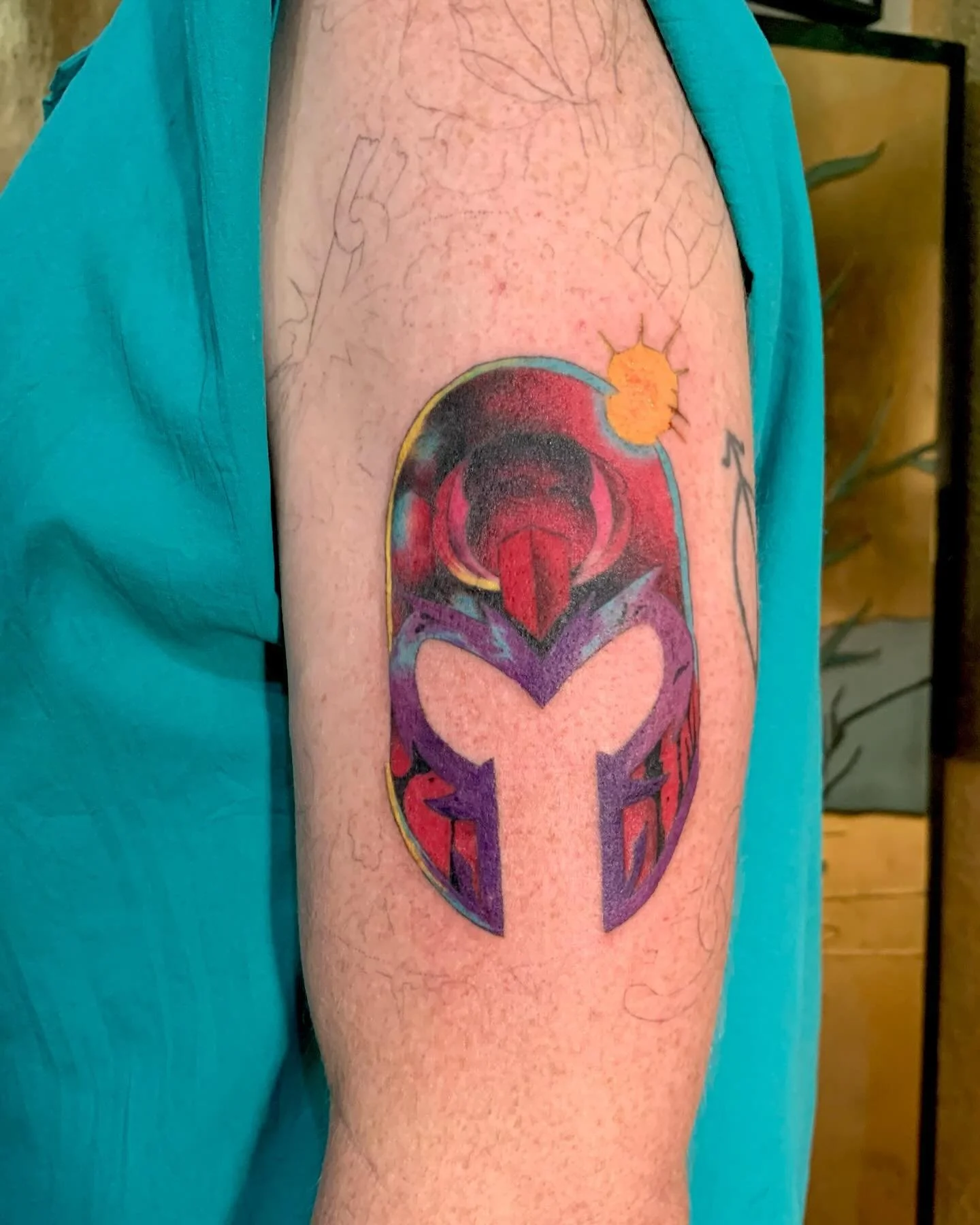 Indoor light v Outdoor light on this Magneto helmet 

In the style of Jim Lee&rsquo;s illustrations 
The red and black ink is healed 6 weeks✨