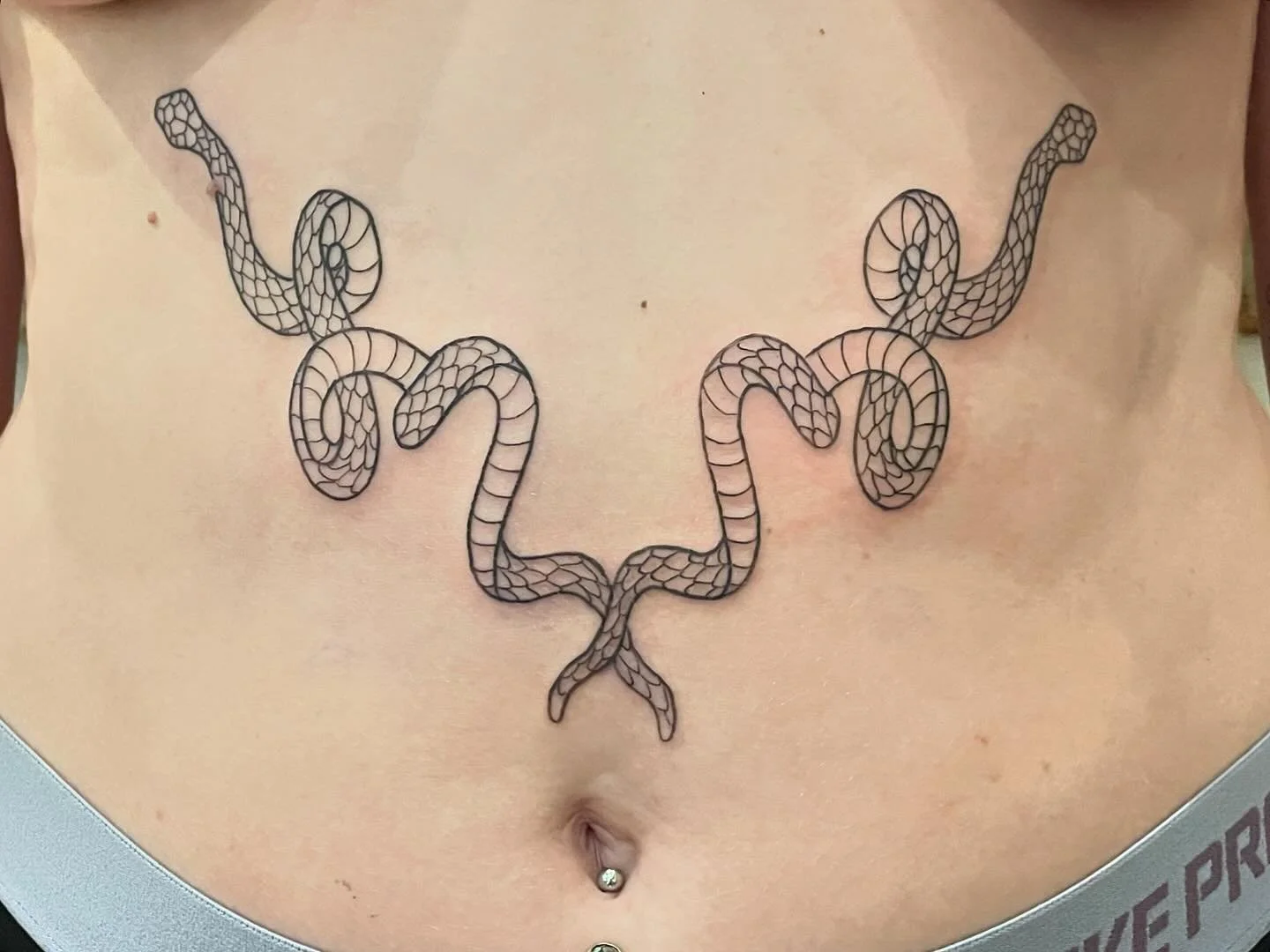 So stoked with this piece and getting to do such a fun placement. Thank you for coming to me and working together!

✨ DM to book for December! Custom and flash available. ✨ 

.
.
.
#snaketattoo #stomachtattoo #queertattooartist #transtattooartist #qt