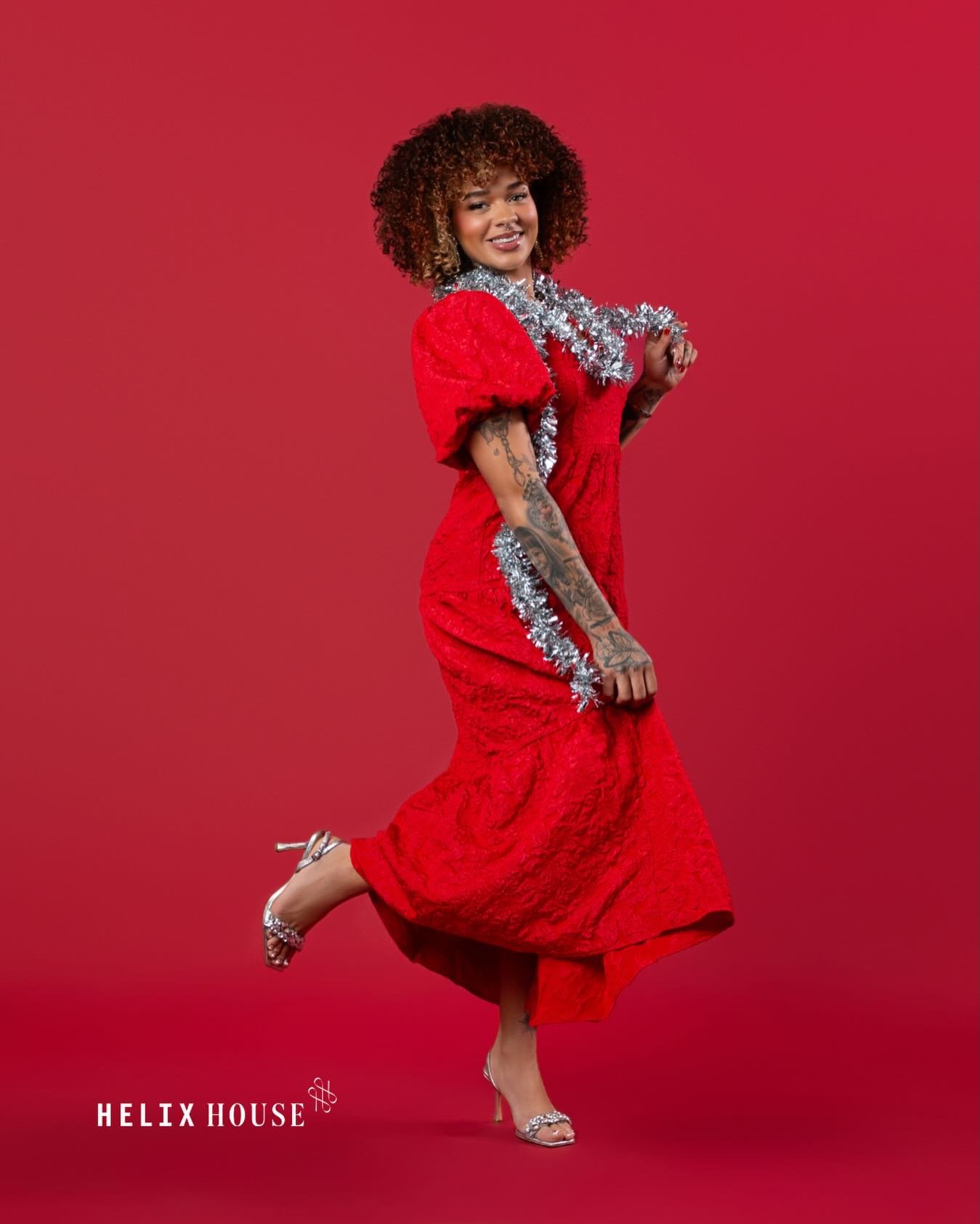 Have a Merry Christmas Curlfriends🎄💙

Helix House provides expert care for curly hair🌀

#okchairsalon #okccurlyhairstylist #curlyhairsalonokc #curlspecialistokc #Curlfriends