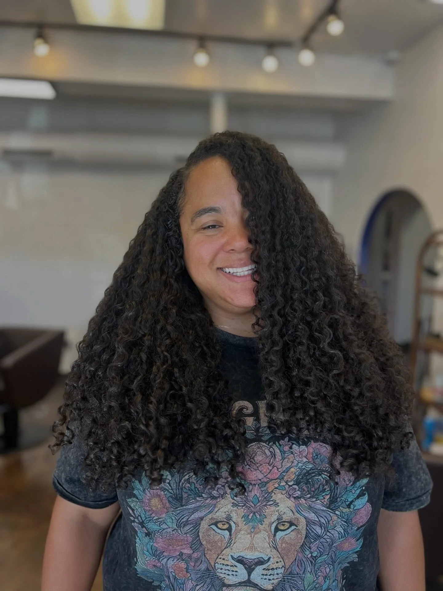 This Curlfriend received her first wash and go, and it&rsquo;s safe to say her expectations were exceeded💙

The hair porosity was disrupted from daily oil use so we clarified and performed a basic treatment🌀

For this Curlfriend&rsquo;s next appoin