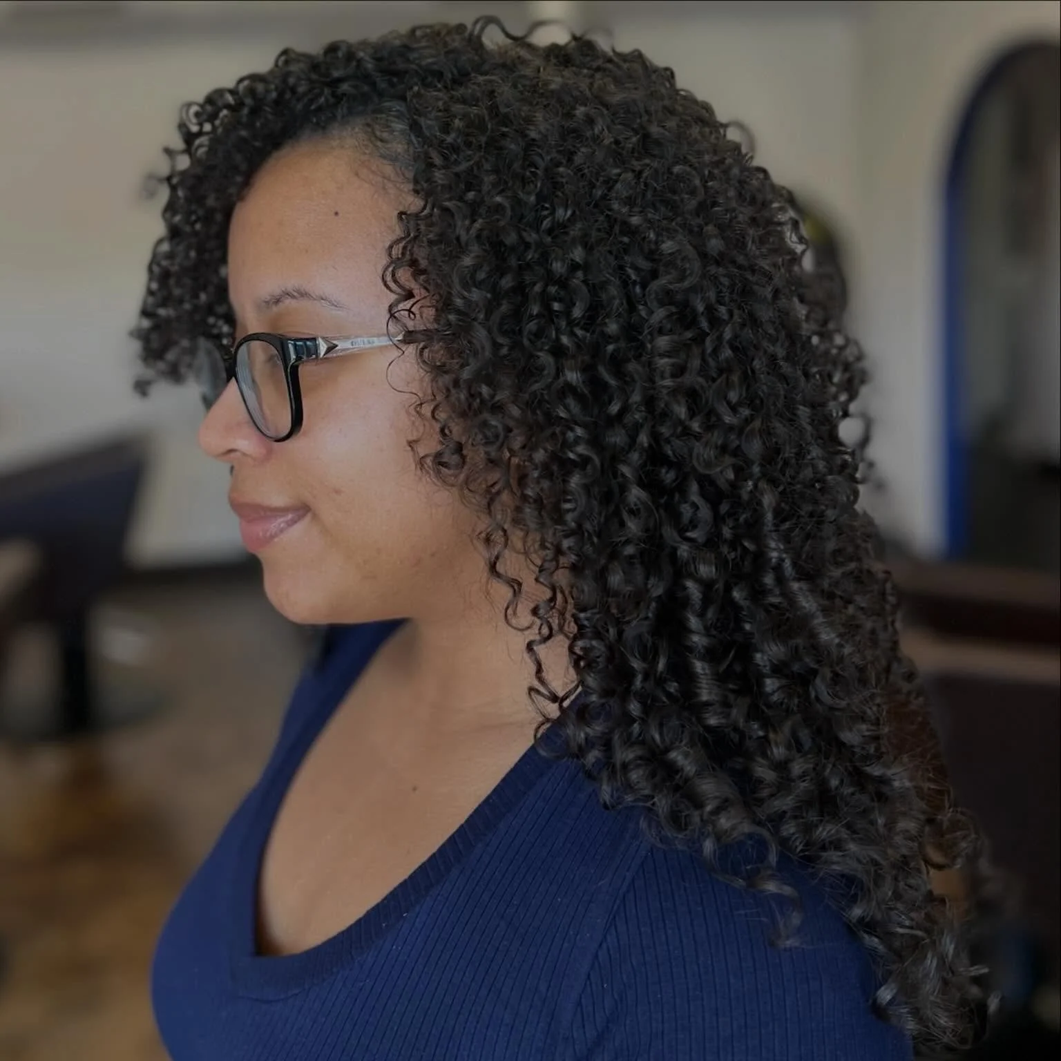 Your curly hair needs specialized care, and that&rsquo;s exactly what we offer you here at Helix House💙

Reserve your appointment with a Curl Specialist now to discover what your curls need🗓️

Helix House provides expert care for curly hair🌀

#okc