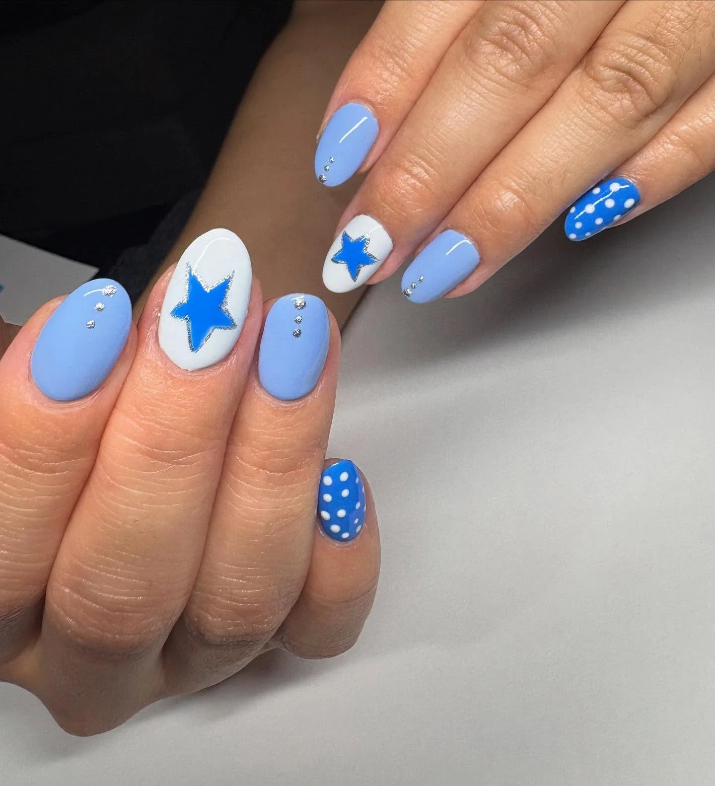 Back to school, but make it stylish ✏️💅 Ready to slay the semester? Book your nail appointment now!