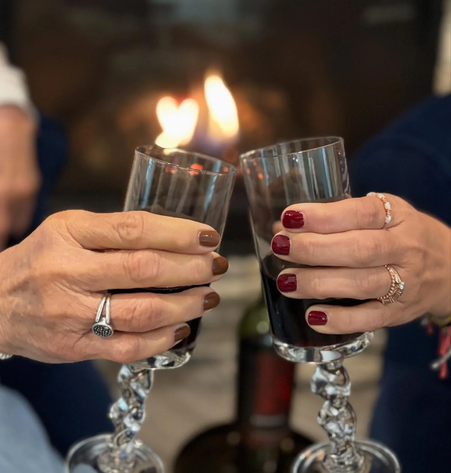 Fall is here, and it&rsquo;s time to unwind. 🍂 Enjoy a soft, simple, and elegant Mani/Pedi experience from the comfort of home perfect for a little self-care or quality time with someone special. Book today and start the season of giving beautifully