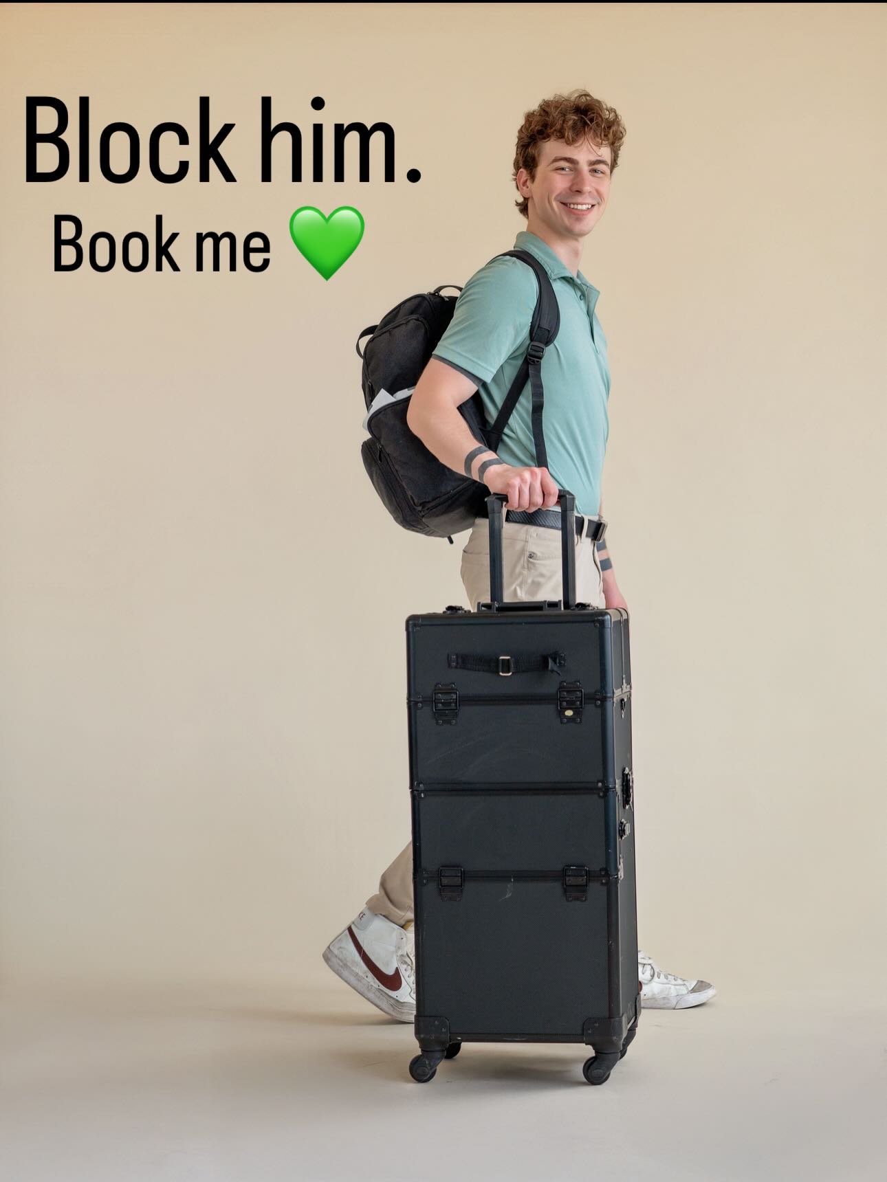 Get your holiday nails booked now before all spots fill up!! 

#nailtech #nailartist #mobilenails #nailart #nailsnailsnails