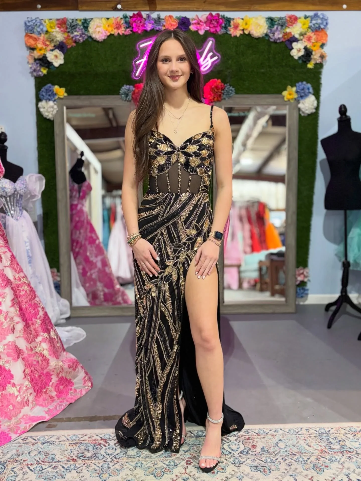 Loving black and gold for prom this year! 🖤💛
Com shop all of our newest arrivals today from 1:00-4:00!

📍620 S 1st Street, Pulaski, TN

@ashleylauren @katiecloud1015 

#prom #promdress #prom2026 #ashleylauren #promambassador