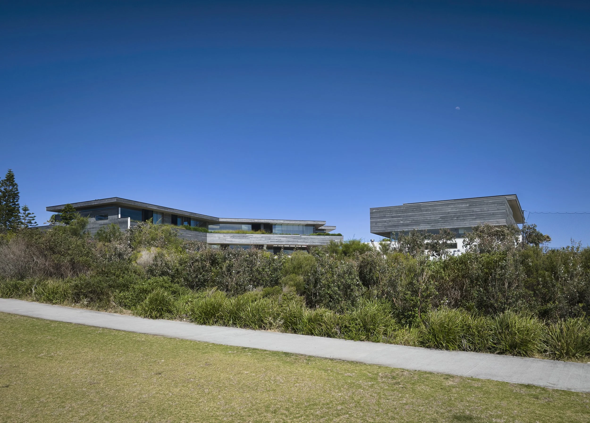 GREENHILLS by Fergus Scott Architects