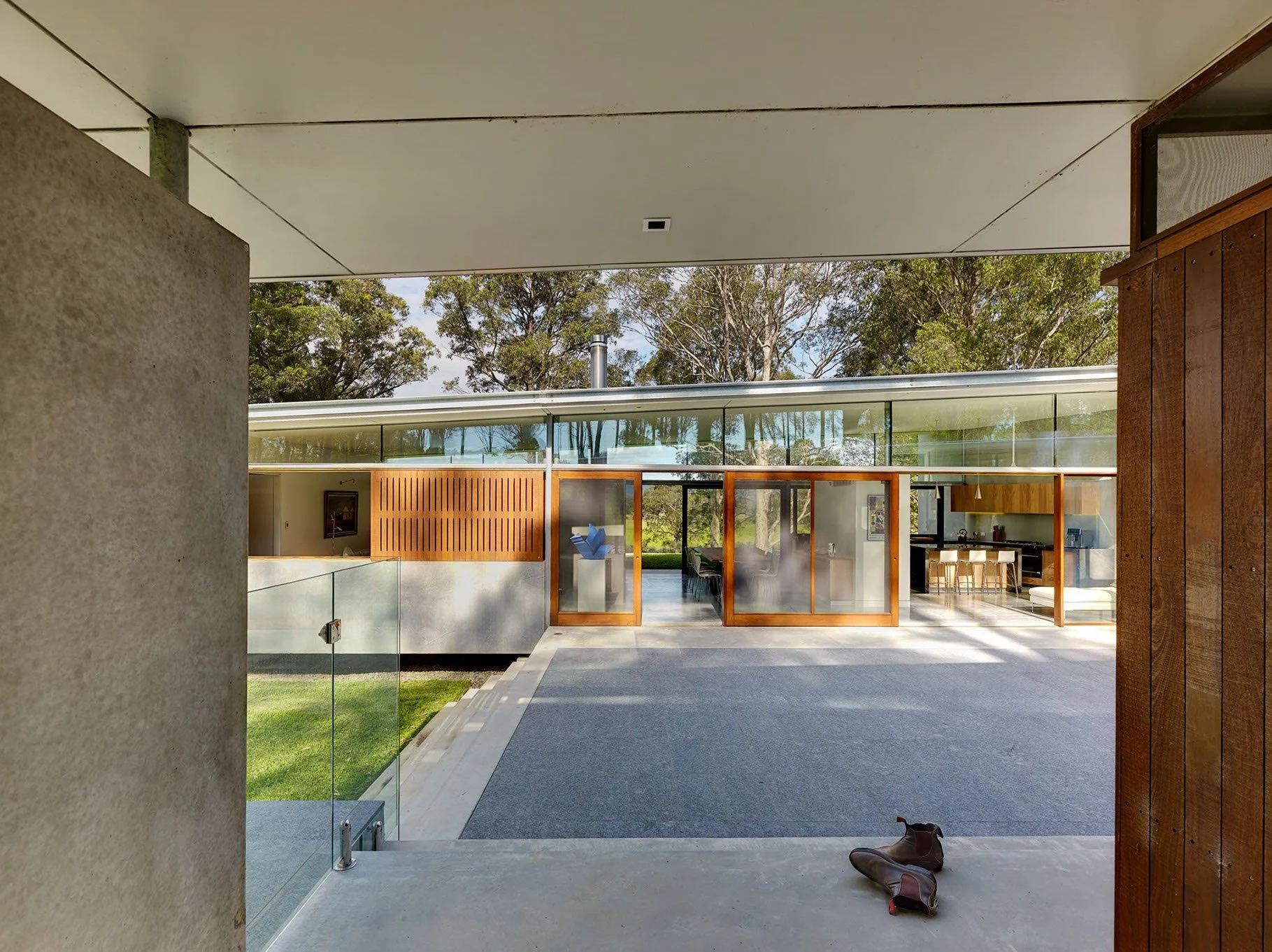 QUORROBOLONG HOUSE by Fergus Scott Architects
