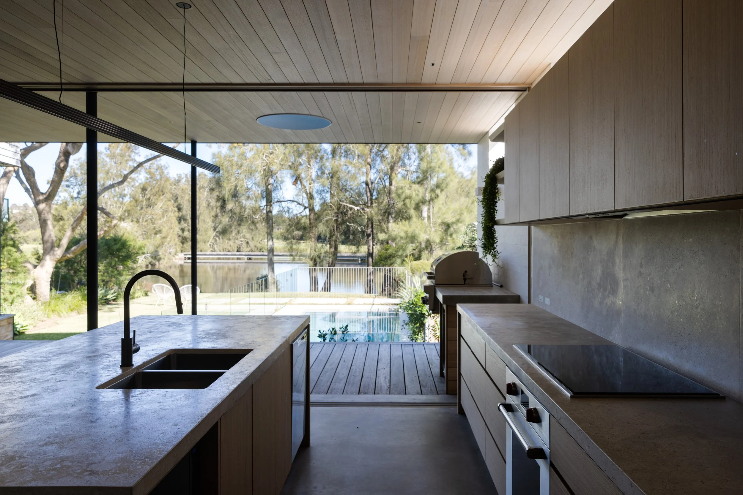 RIVERVIEW by Fergus Scott Architects
