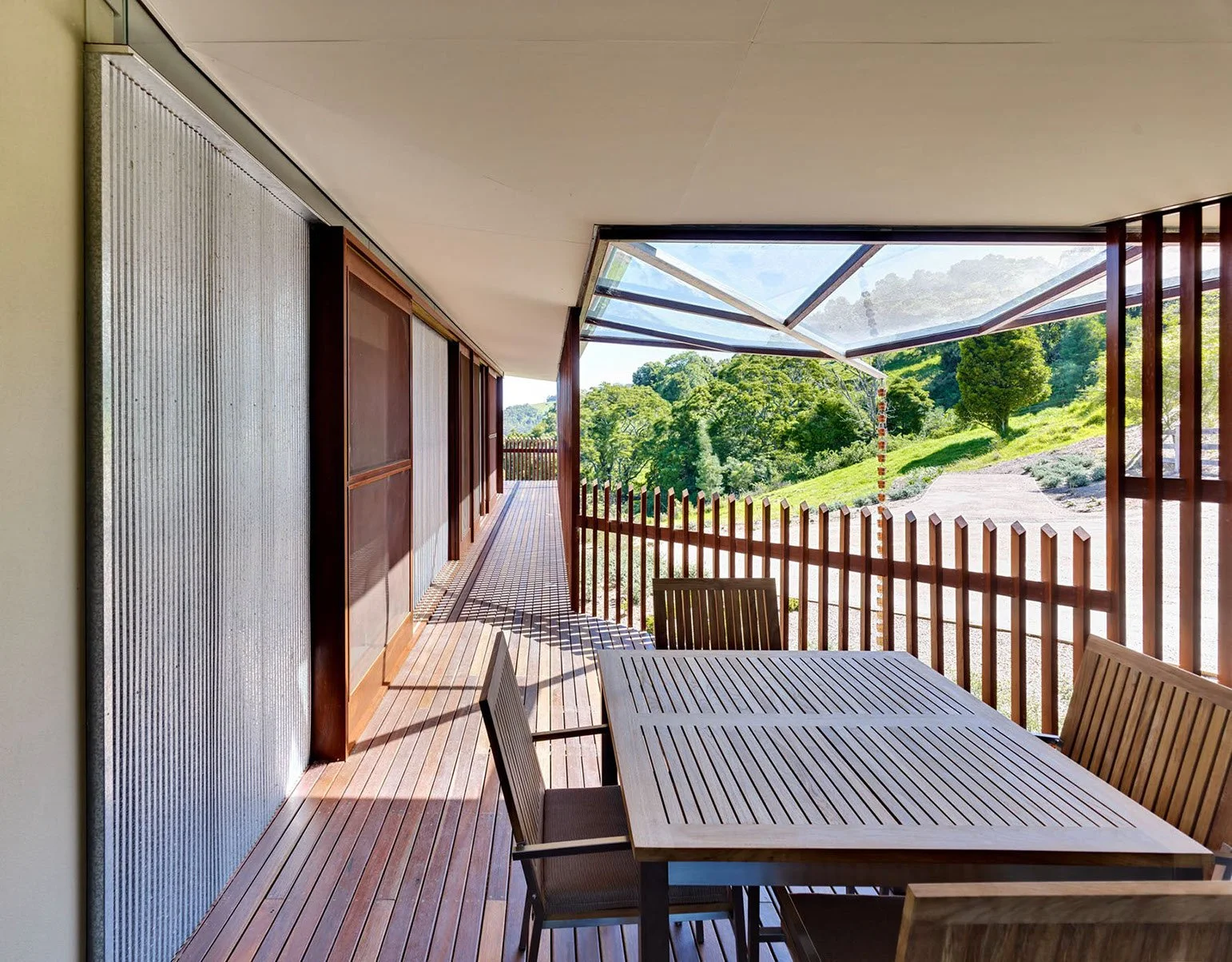 FOXGROUND HOUSE by Fergus Scott Architects