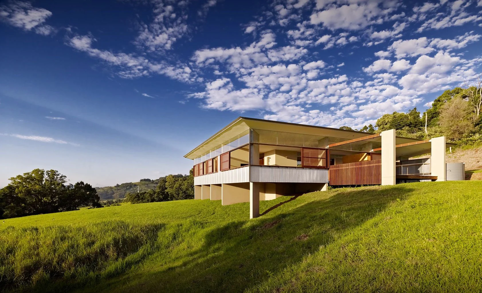 FOXGROUND HOUSE by Fergus Scott Architects