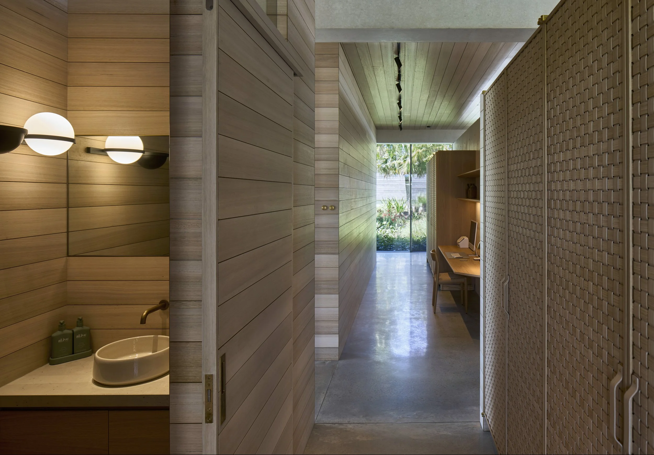 GREENHILLS by Fergus Scott Architects