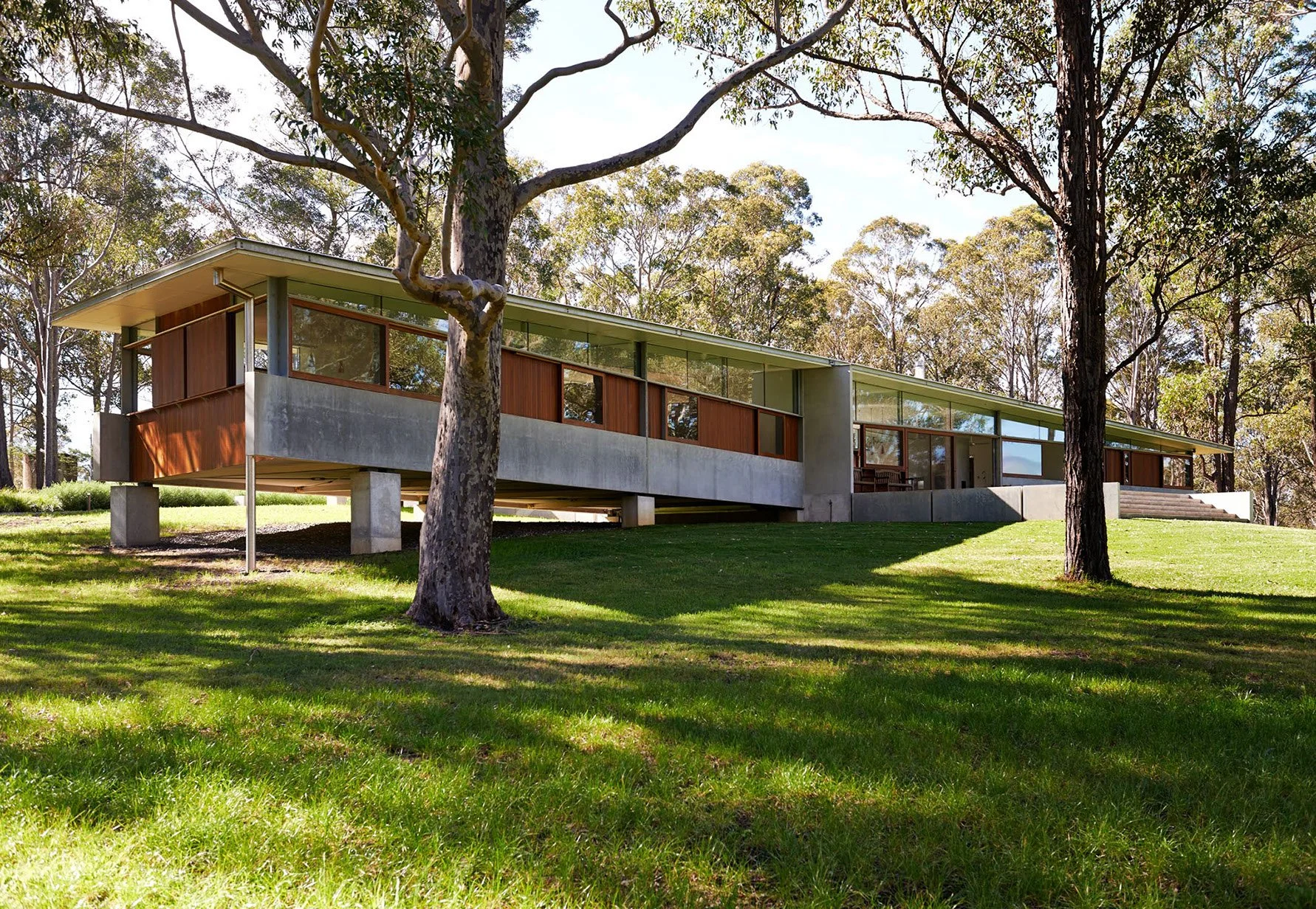 QUORROBOLONG HOUSE by Fergus Scott Architects