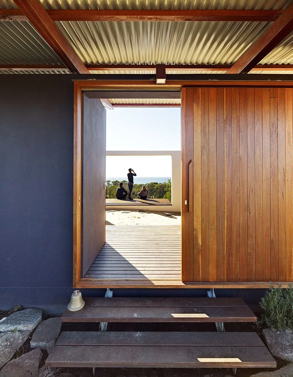 SOUTHERN HOUSE by Fergus Scott Architects