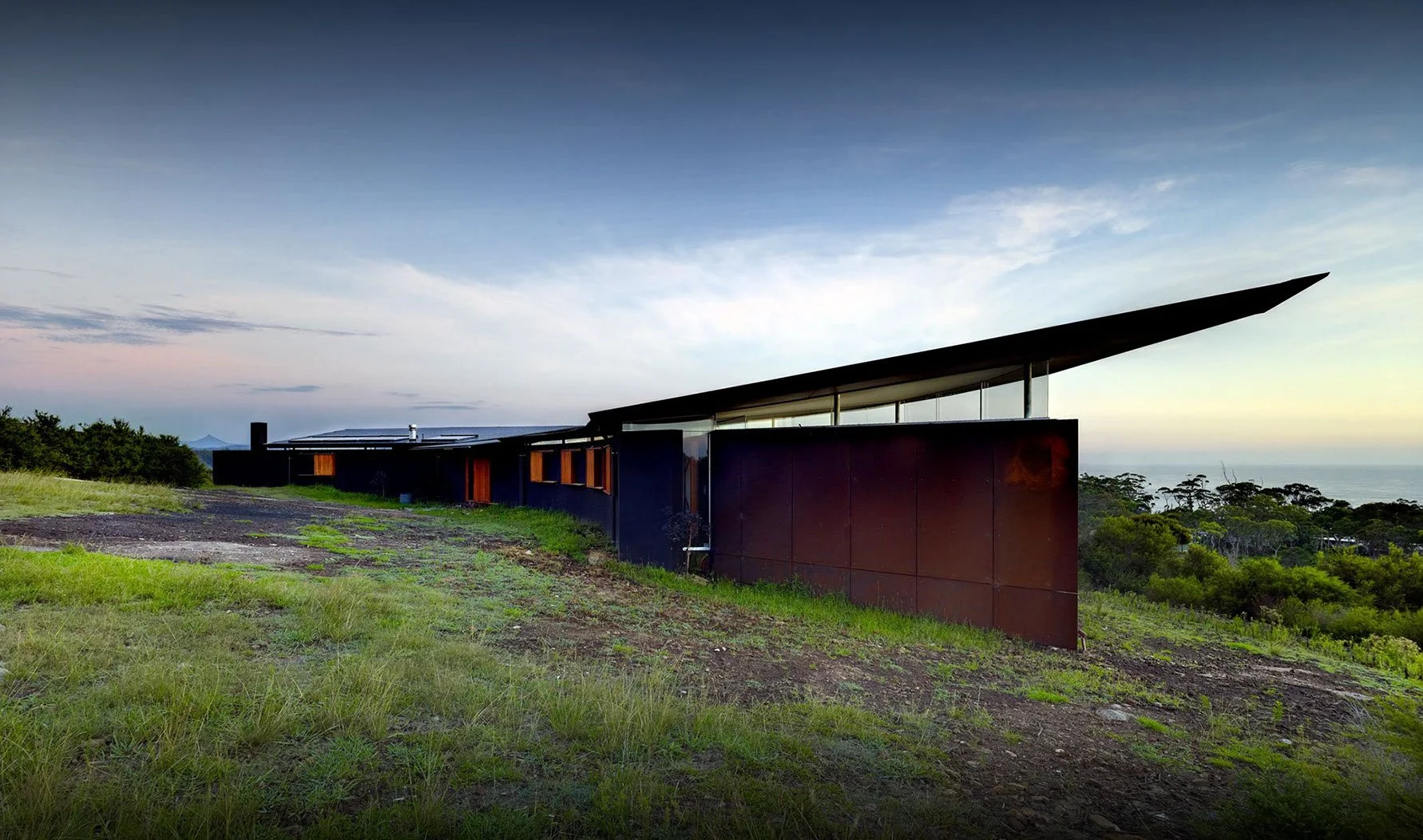 SOUTHERN HOUSE by Fergus Scott Architects
