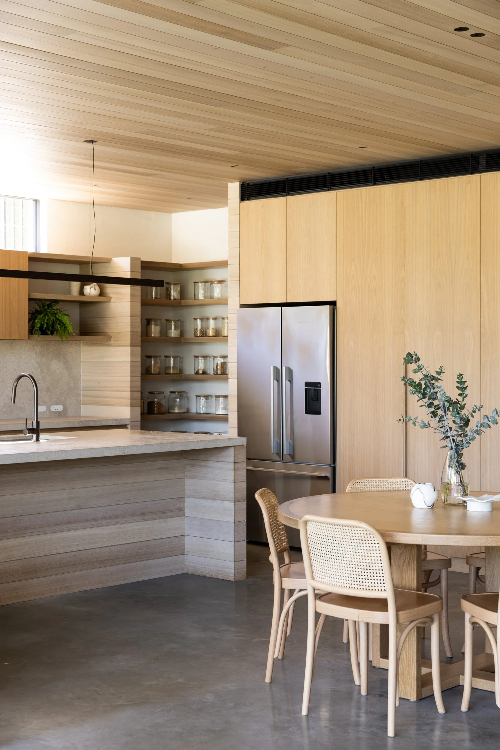 RIVERVIEW by Fergus Scott Architects