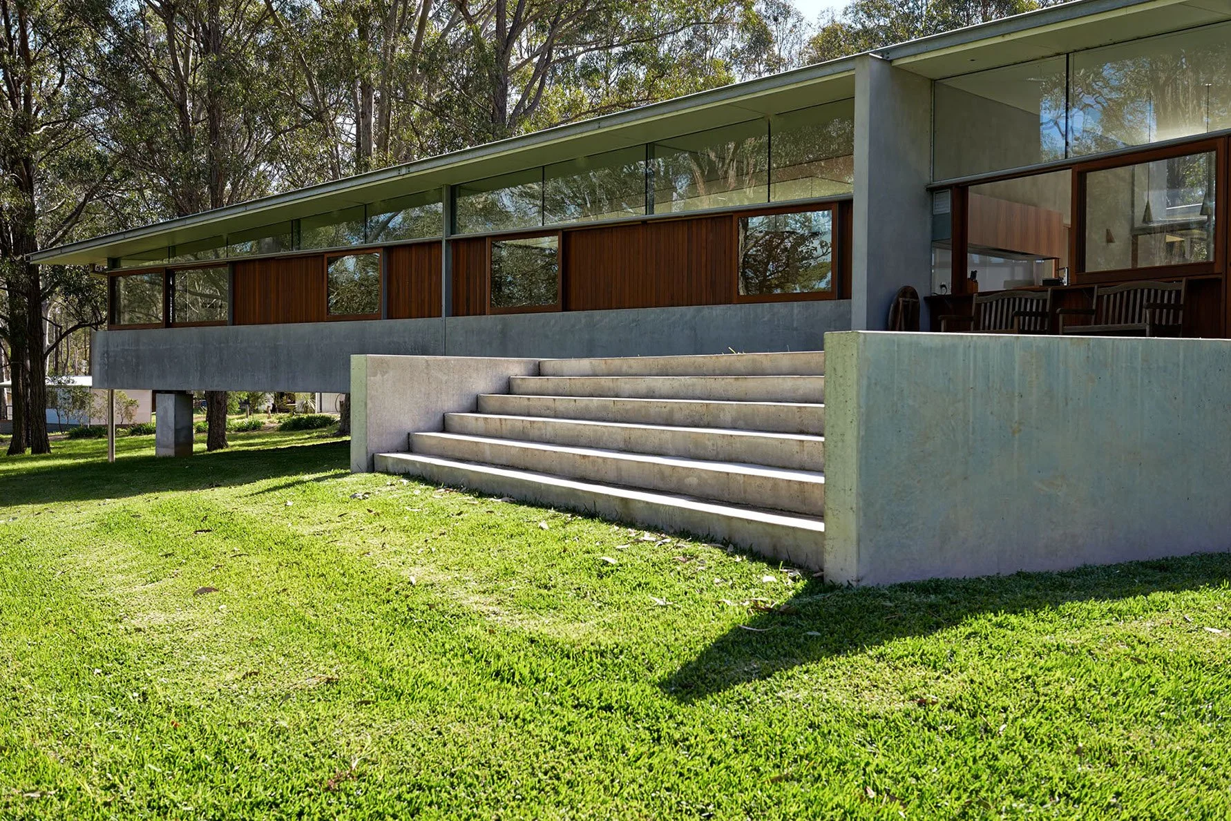 QUORROBOLONG HOUSE by Fergus Scott Architects