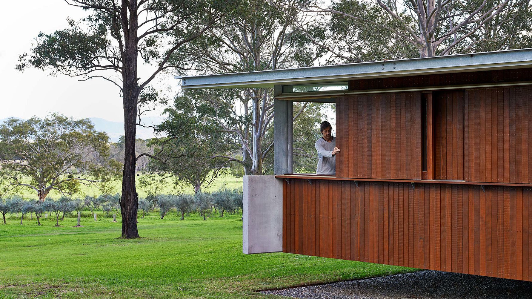 QUORROBOLONG HOUSE by Fergus Scott Architects
