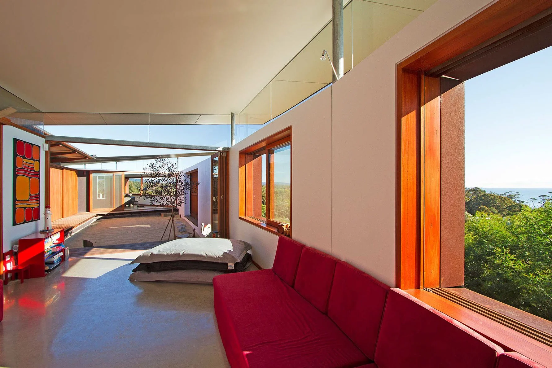 SOUTHERN HOUSE by Fergus Scott Architects