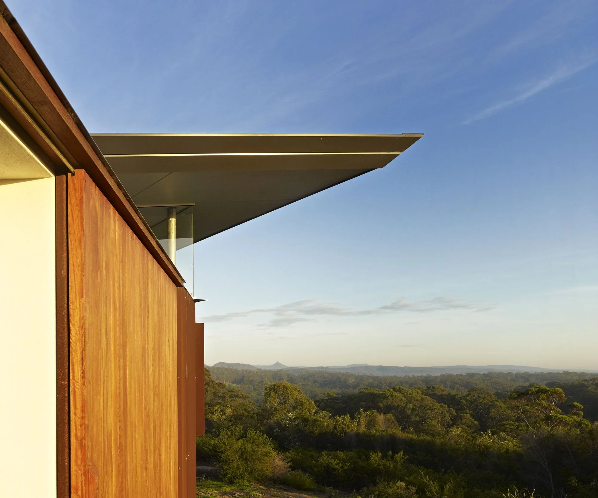SOUTHERN HOUSE by Fergus Scott Architects