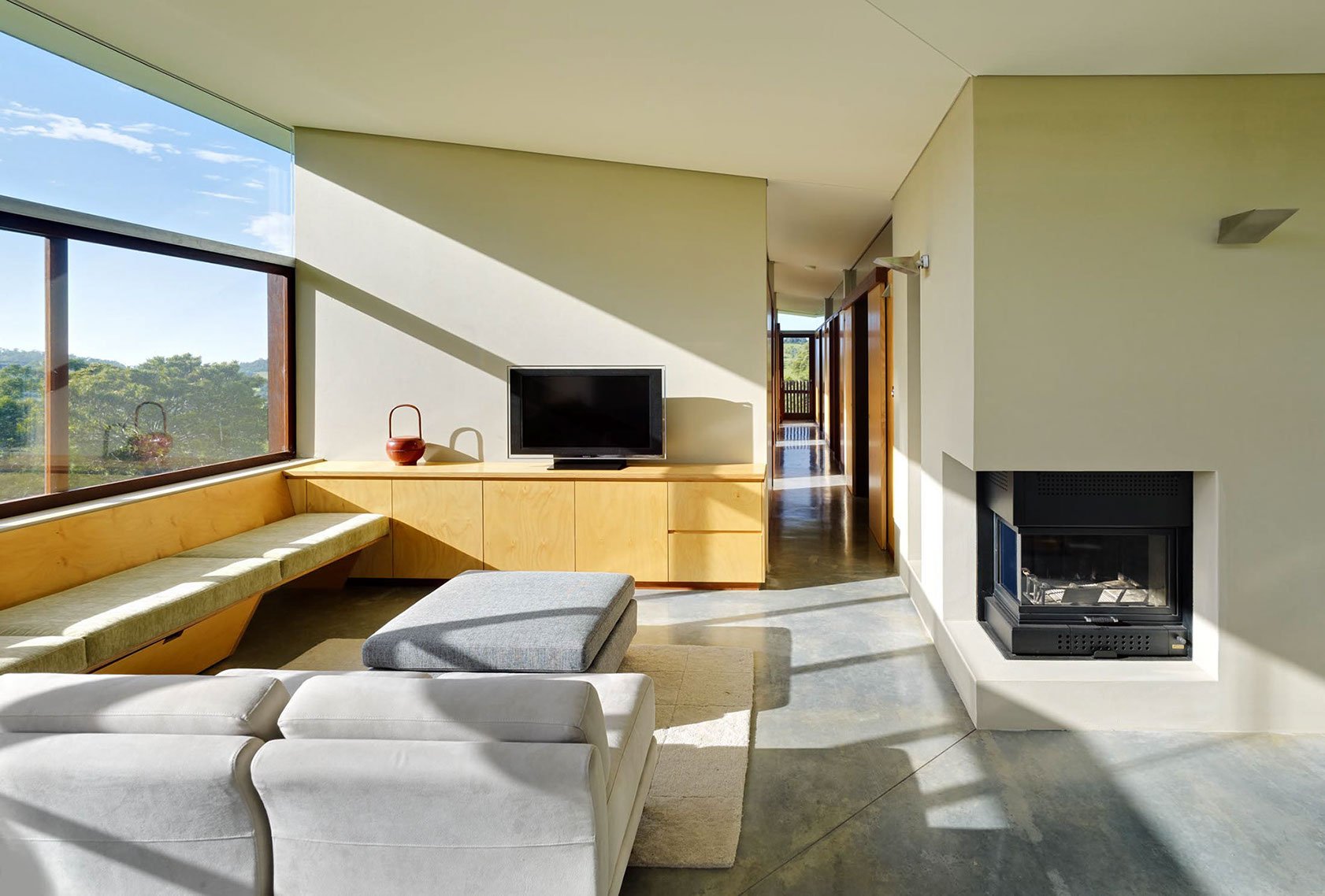 FOXGROUND HOUSE by Fergus Scott Architects