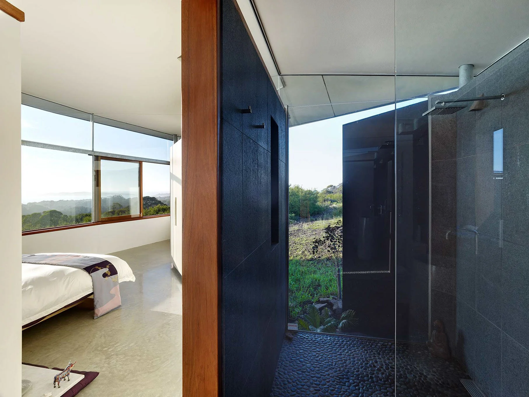 SOUTHERN HOUSE by Fergus Scott Architects