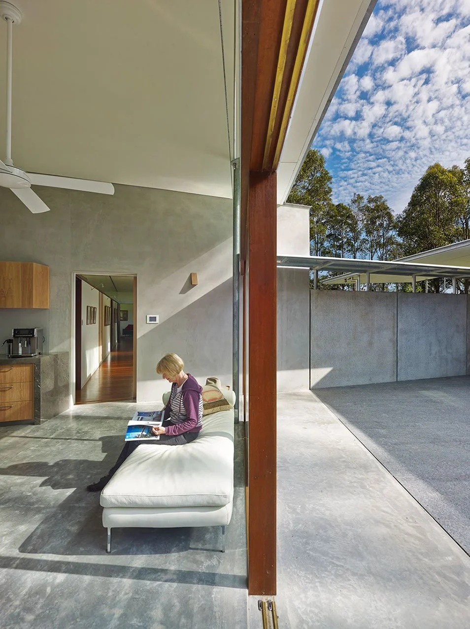QUORROBOLONG HOUSE by Fergus Scott Architects