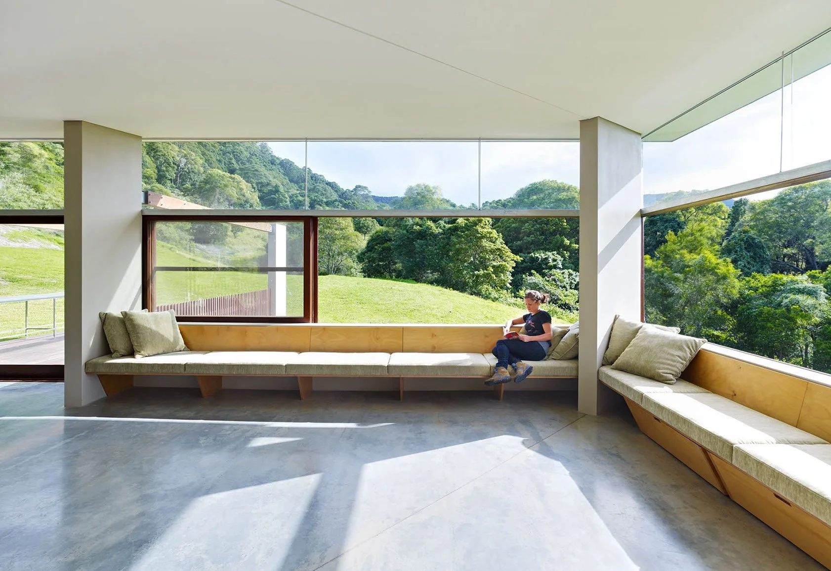 FOXGROUND HOUSE by Fergus Scott Architects