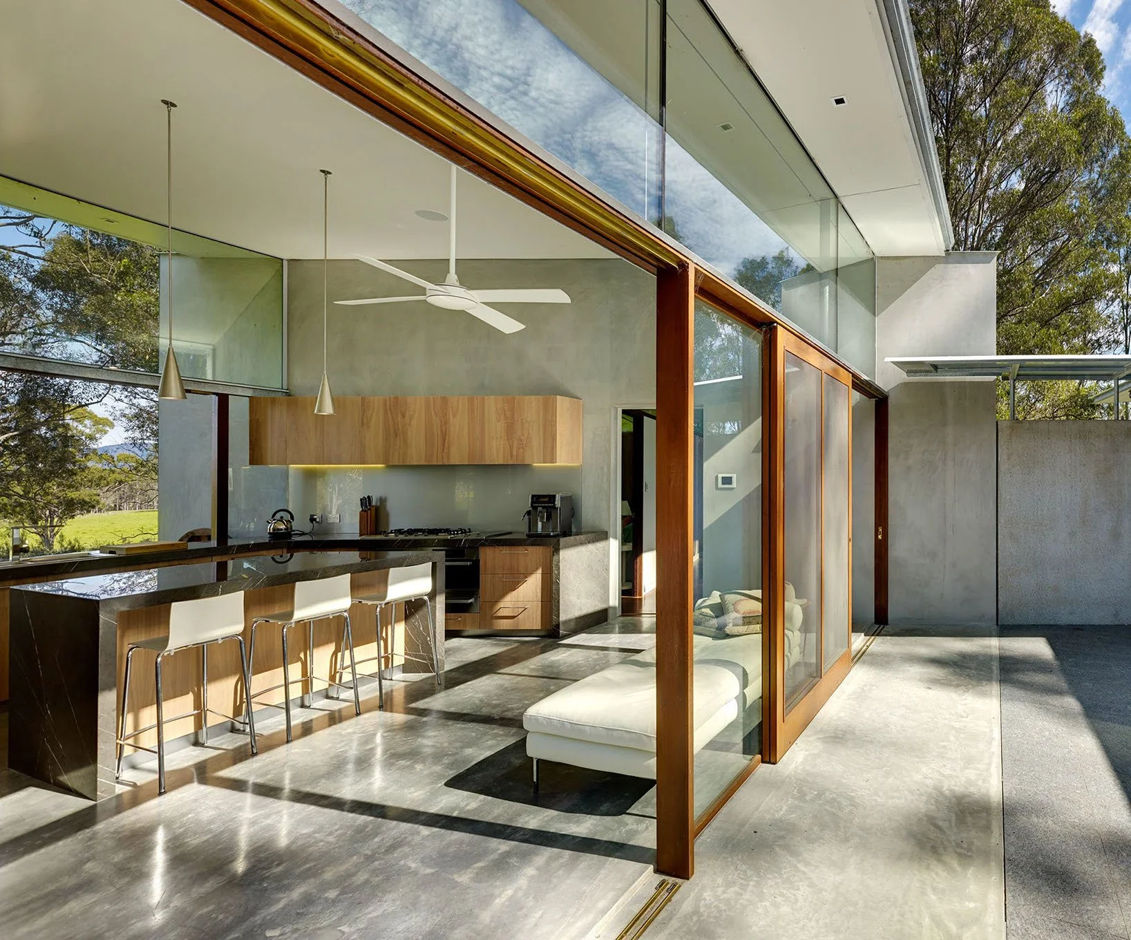 QUORROBOLONG HOUSE by Fergus Scott Architects