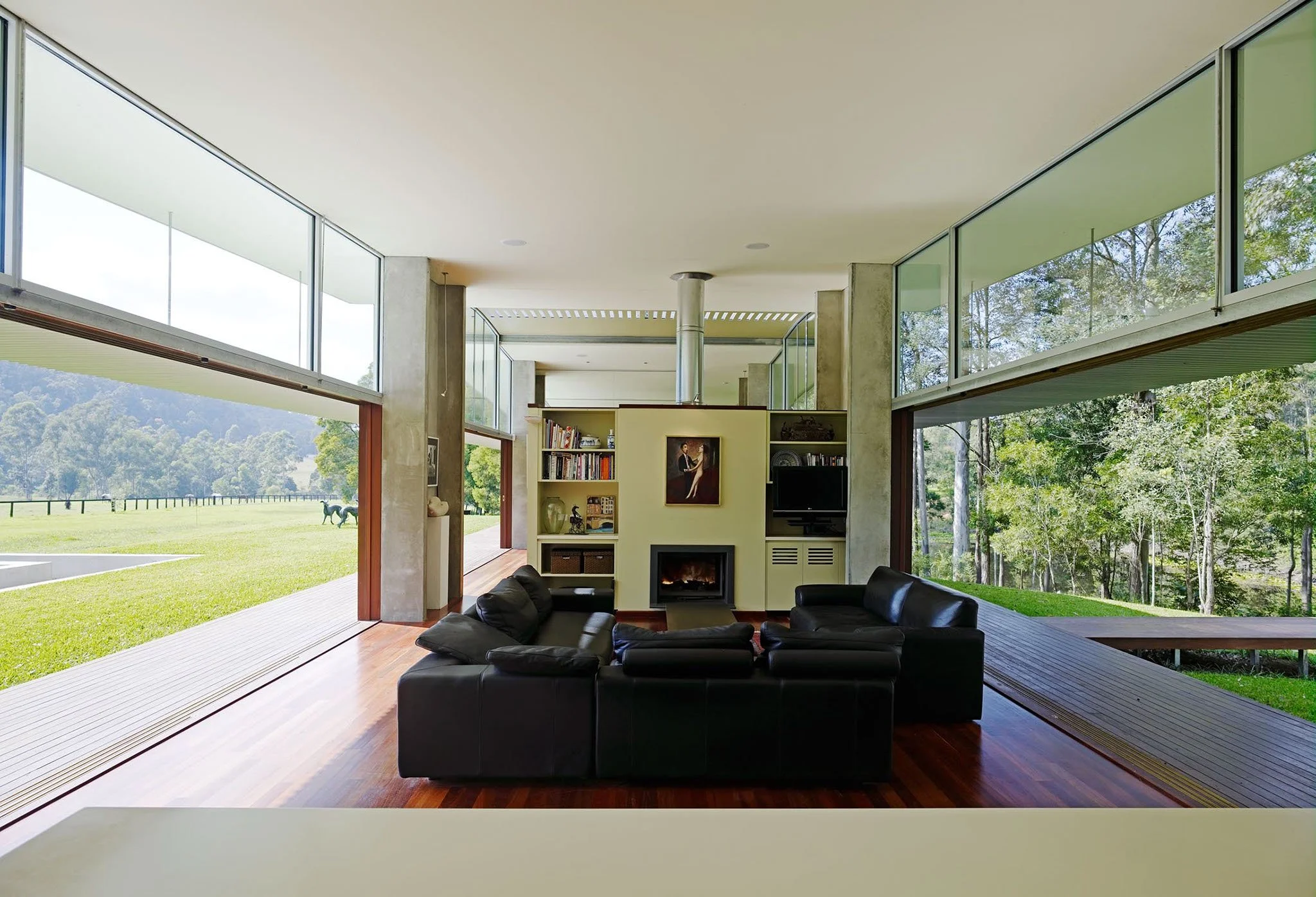 JILLIBY HOUSE by Fergus Scott Architects