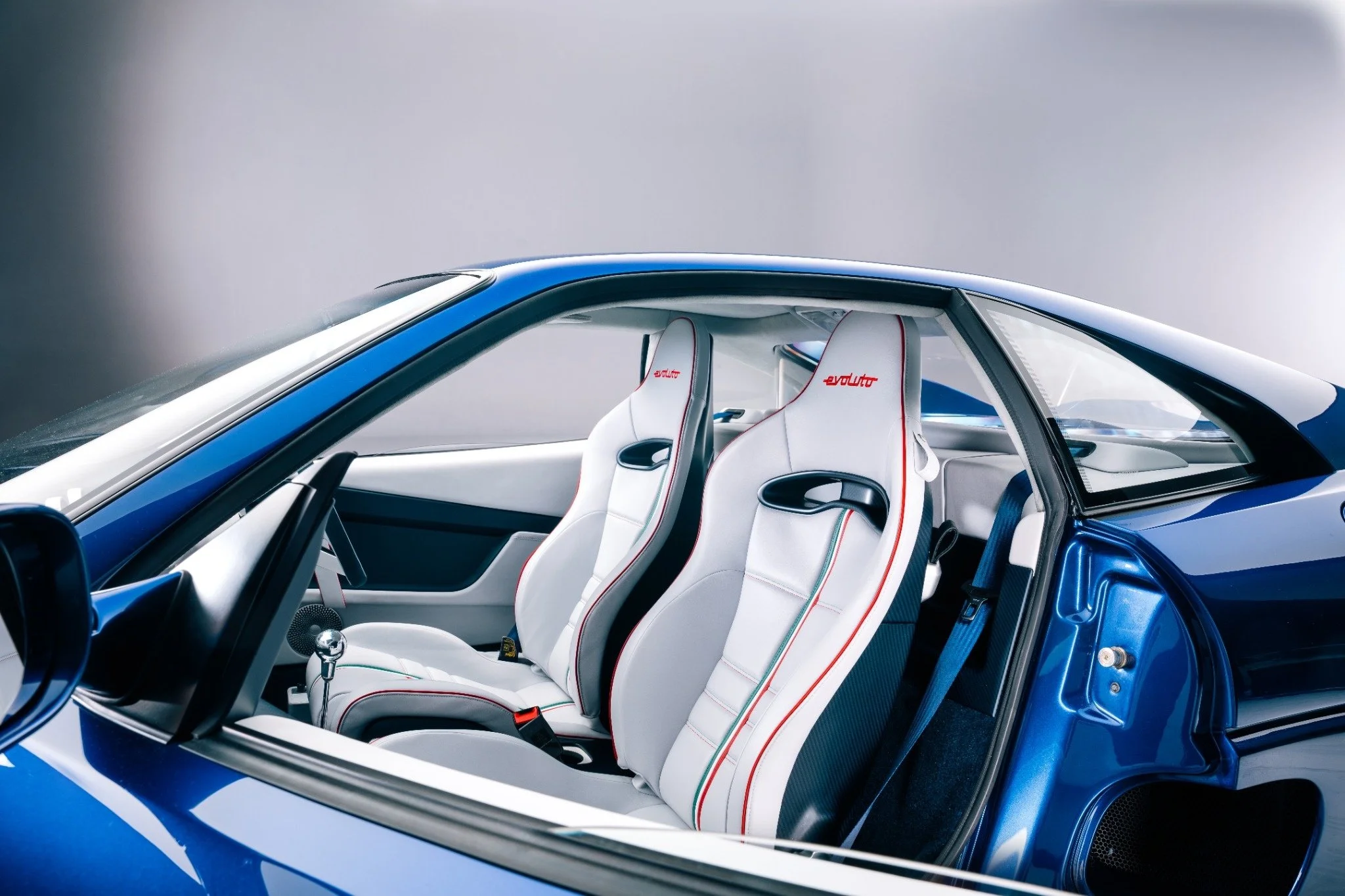 evoluto-interior2-comp_under_20MB.jpg