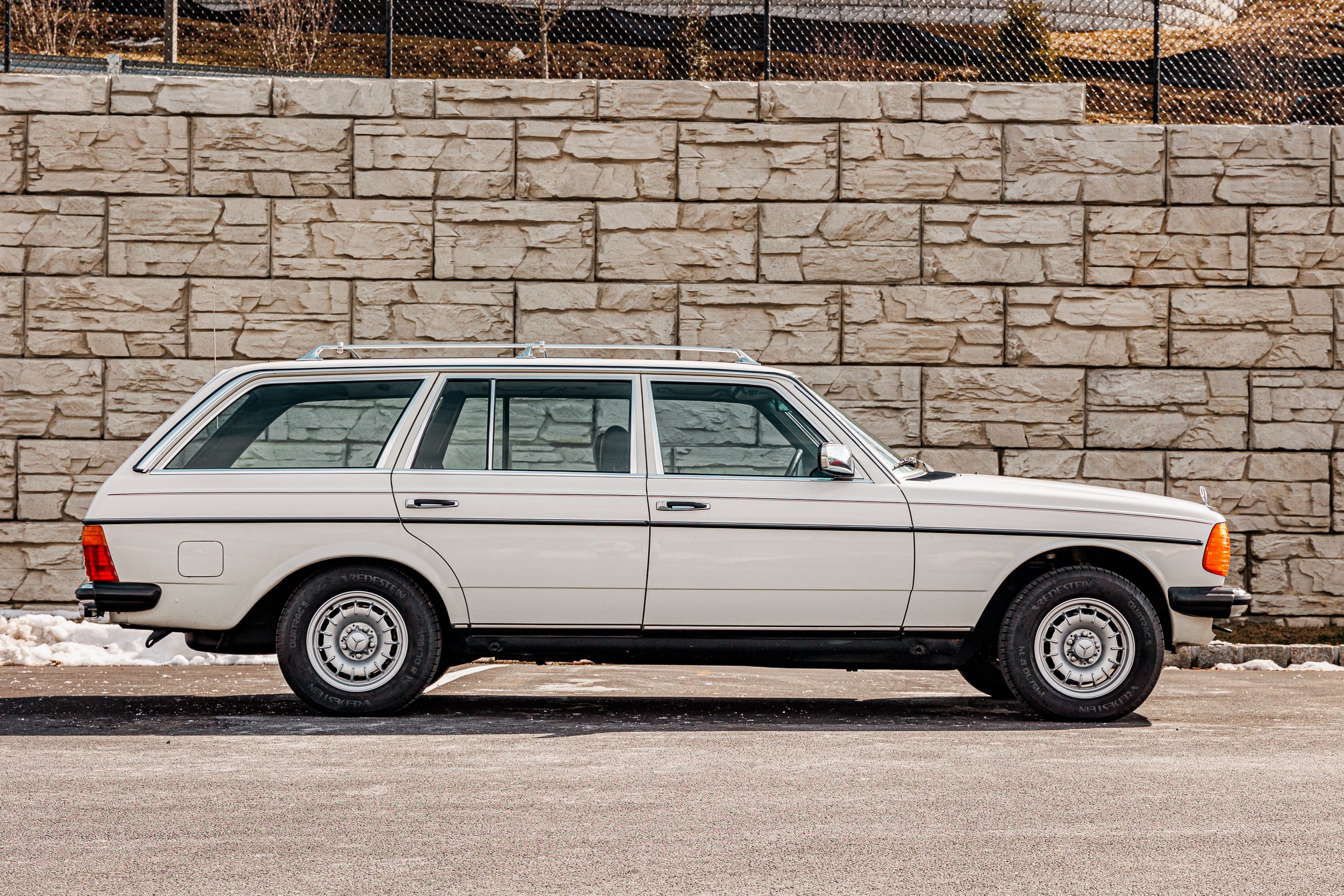 Mercedes 300TD-006.jpg