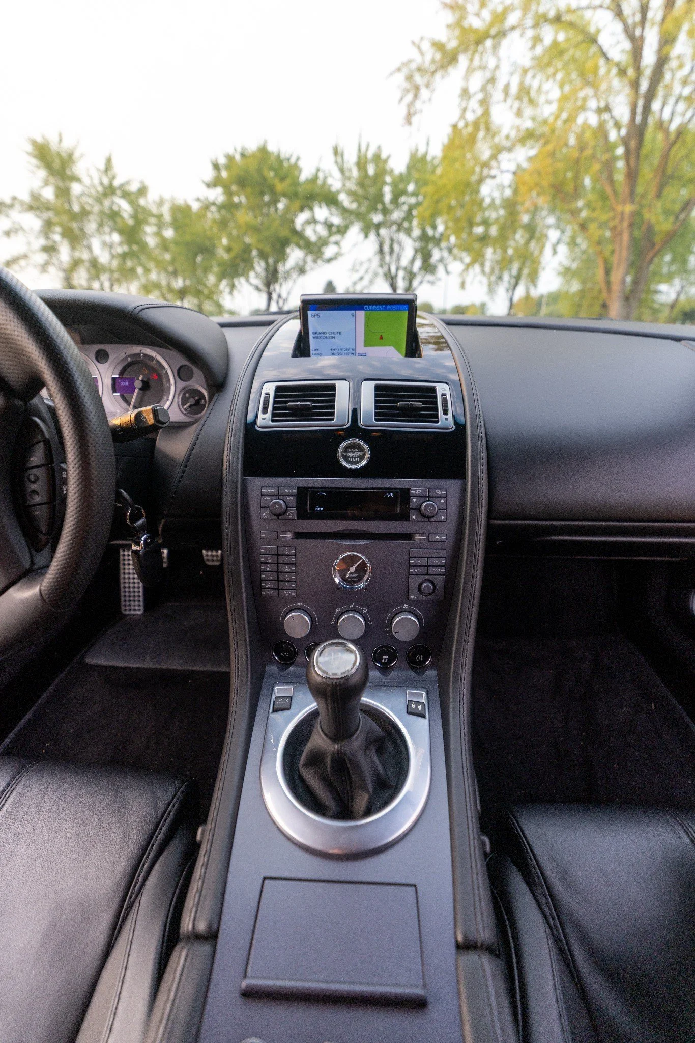 aston_martin_interior_07_web.jpg (Copy)