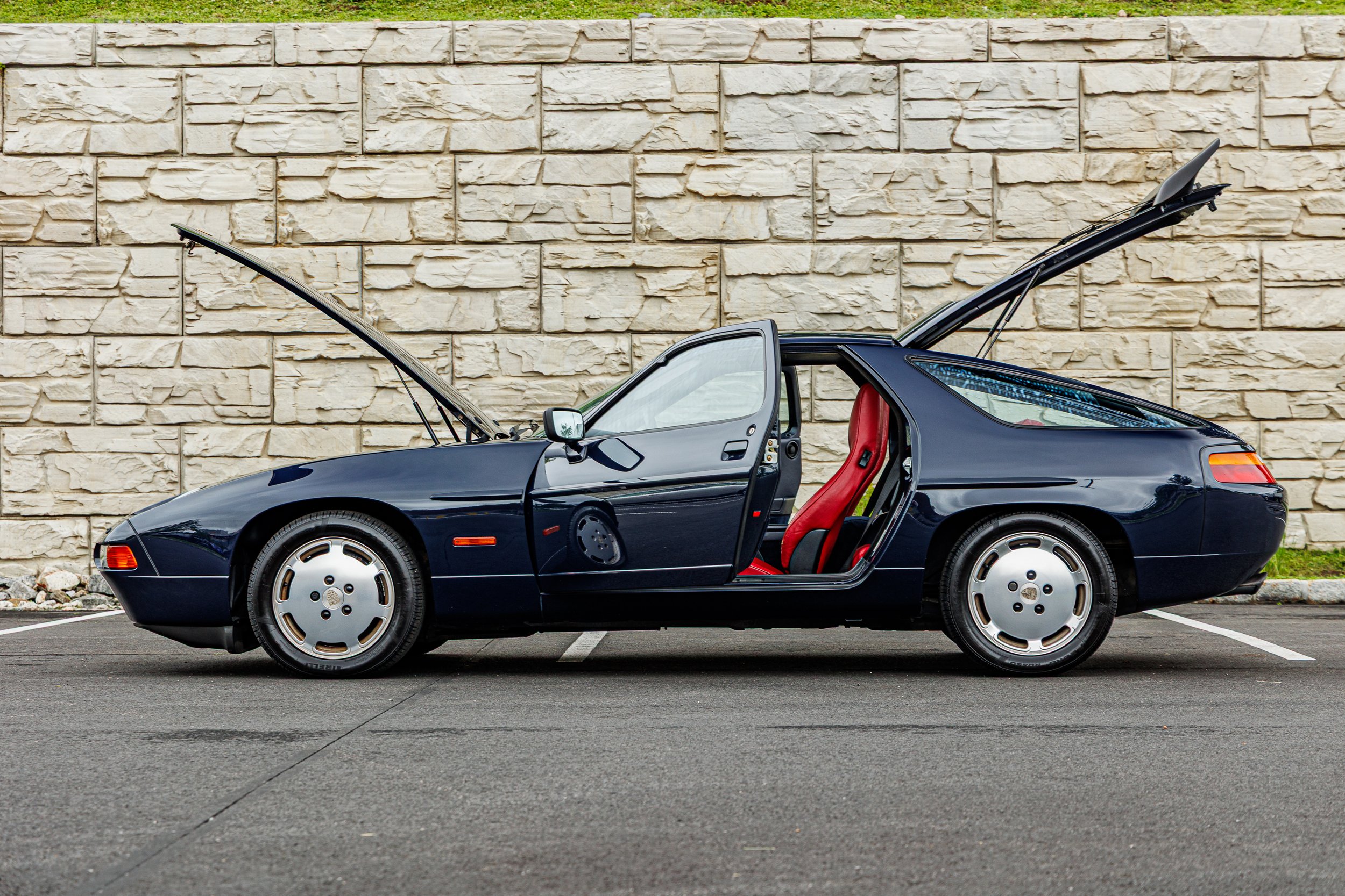 Porsche 928-032.jpg