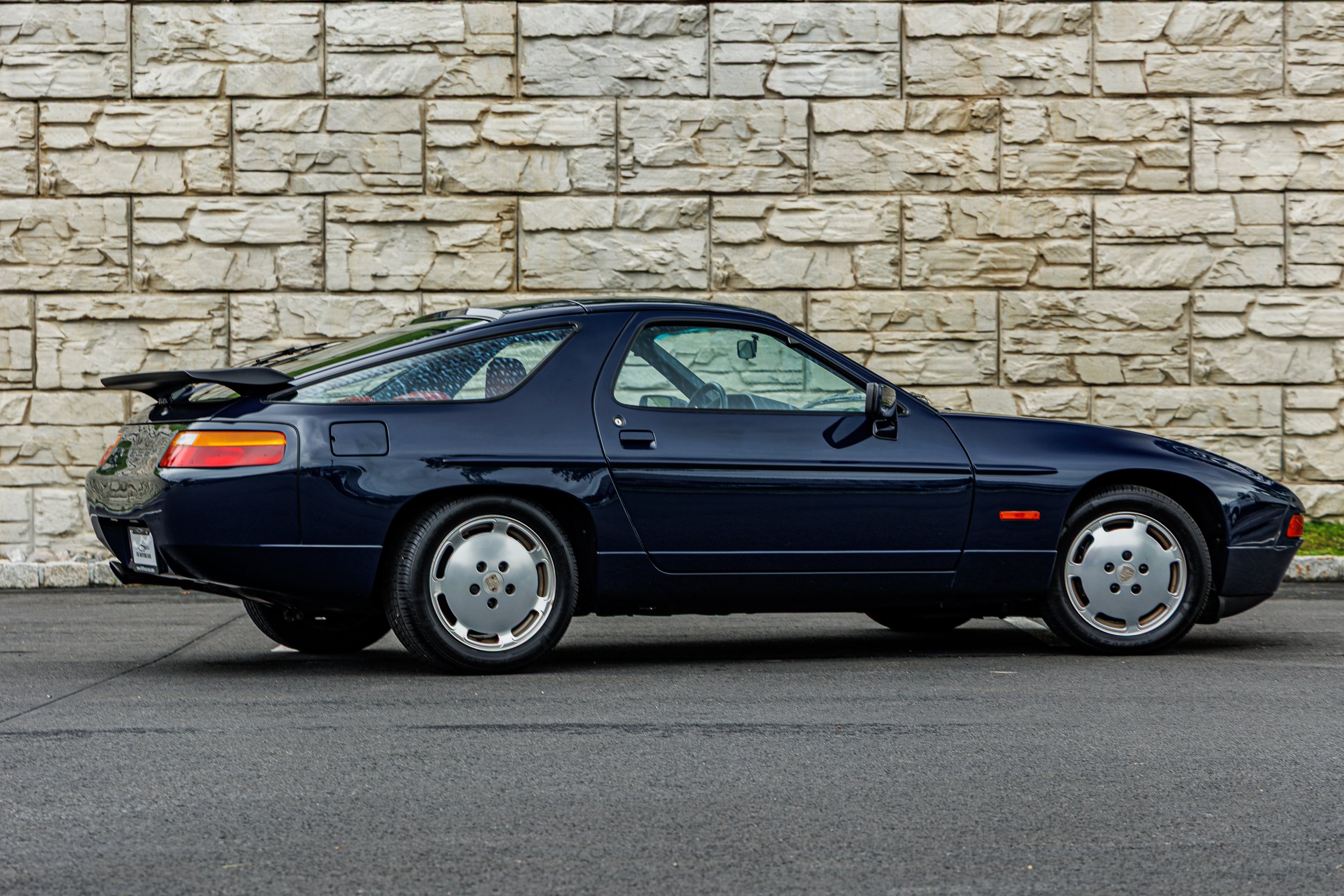 Porsche 928-010.jpg