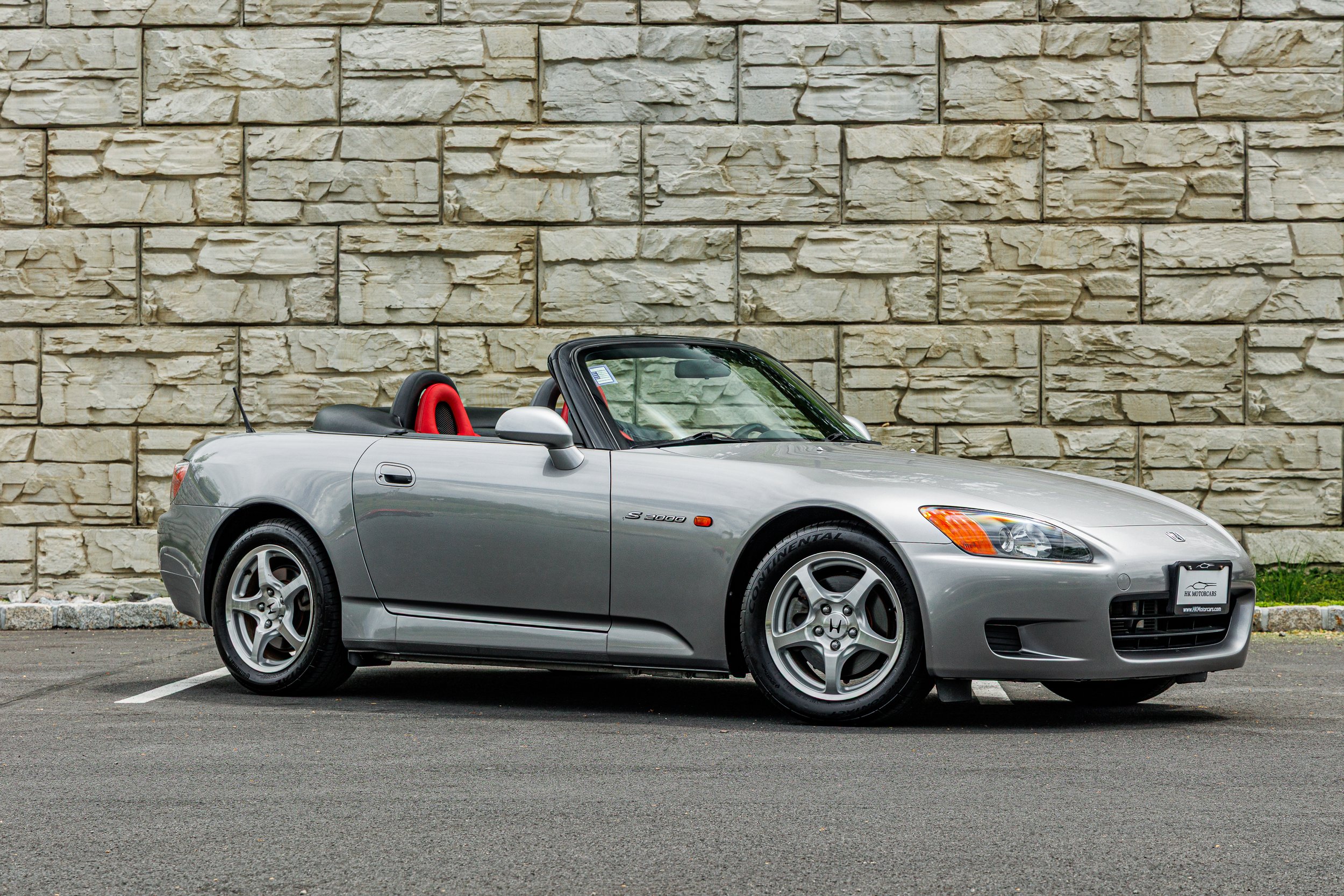 S2000-004.jpg