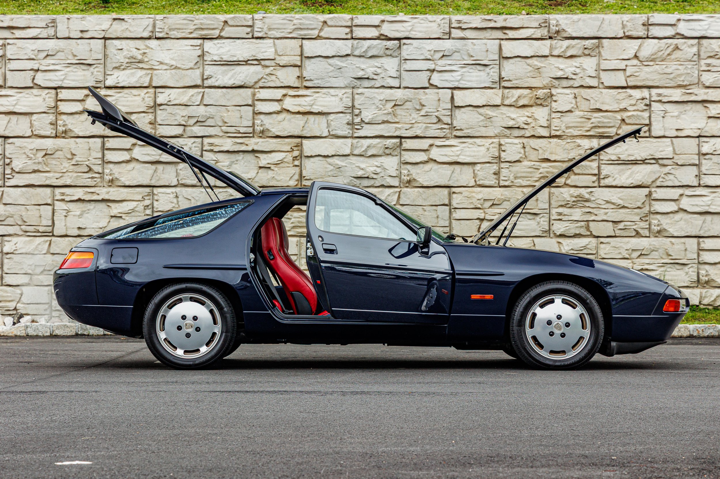 Porsche 928-030.jpg